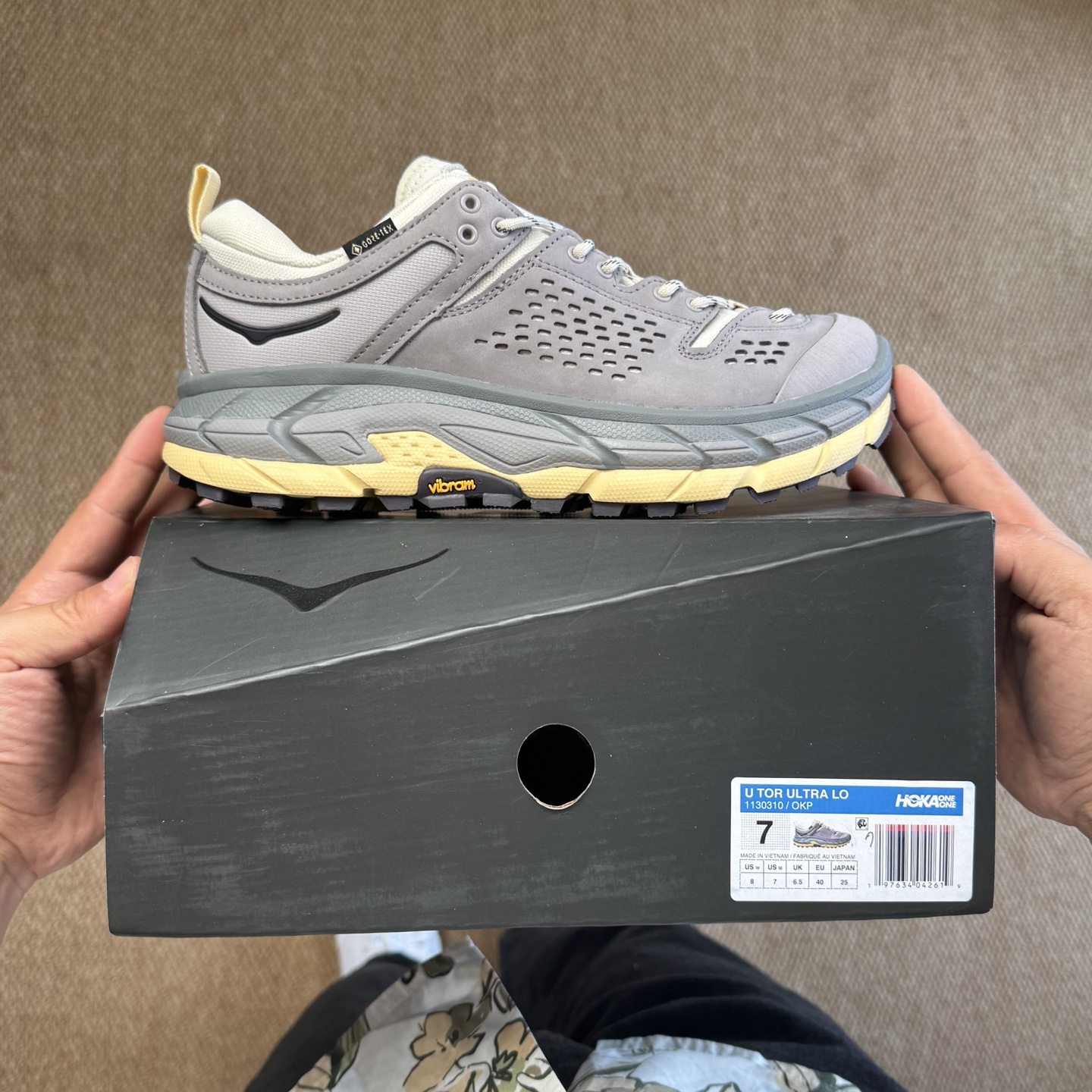  
纯原Hoka ULTRA托亚 第11色紫灰
越野跑登山鞋🥾 GORE-TEX真正全防水，下雨涉水无压
