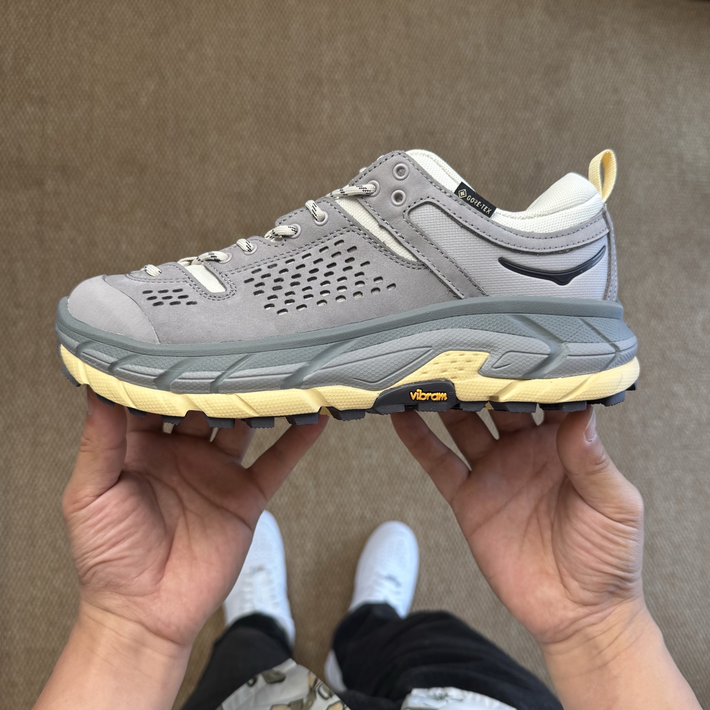  
纯原Hoka ULTRA托亚 第11色紫灰
越野跑登山鞋🥾 GORE-TEX真正全防水，下雨涉水无压