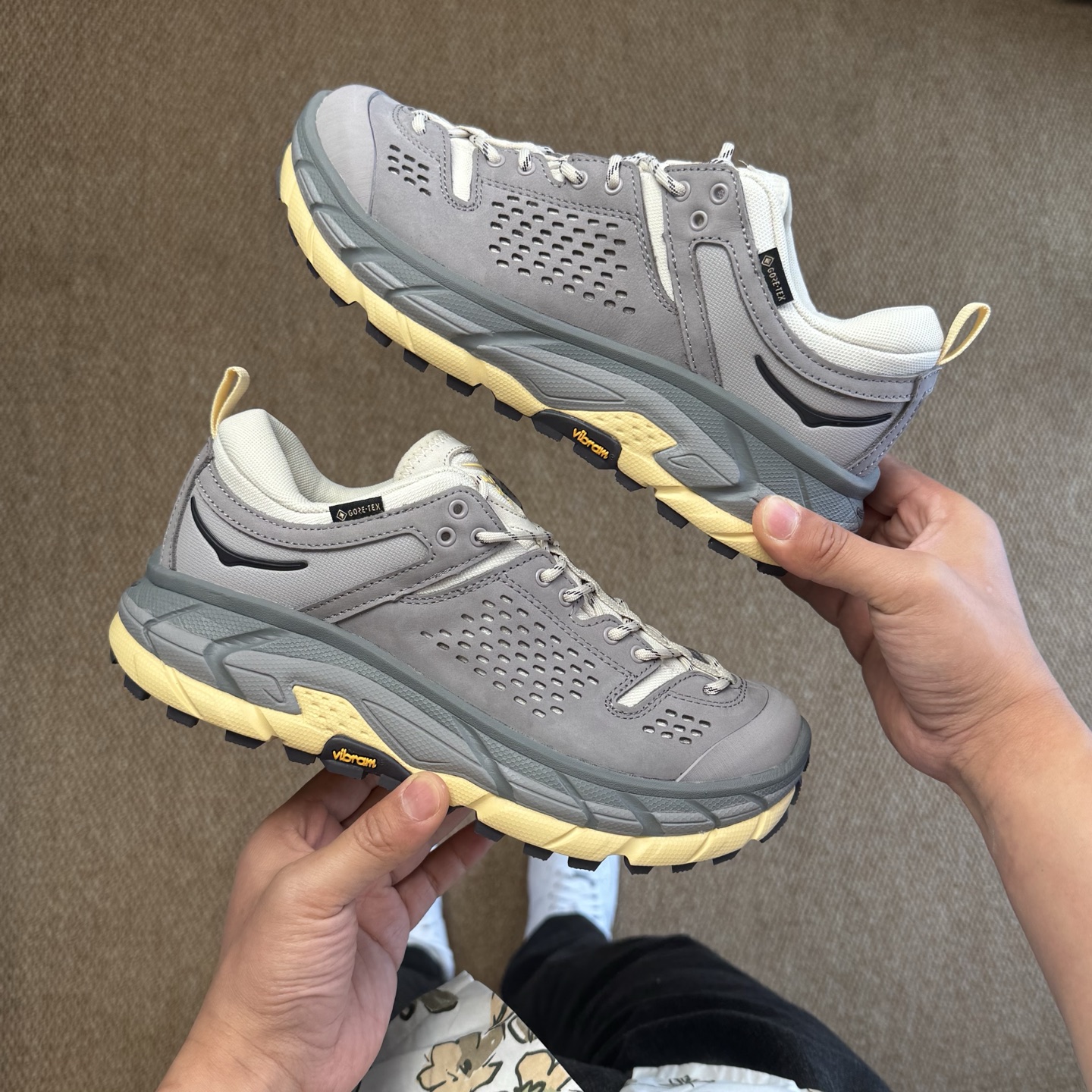  
纯原Hoka ULTRA托亚 第11色紫灰
越野跑登山鞋🥾 GORE-TEX真正全防水，下雨涉水无压