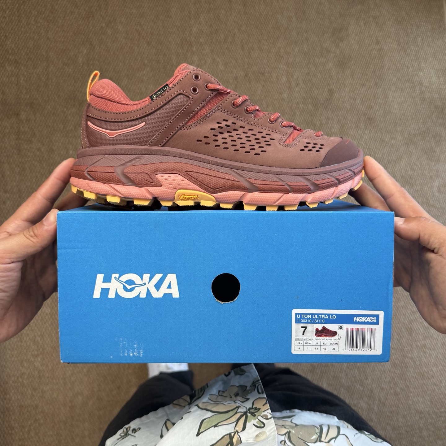 
纯原Hoka ULTRA托亚 第12色火辣红
越野跑登山鞋🥾 GORE-TEX真正全防水，下雨涉水无压