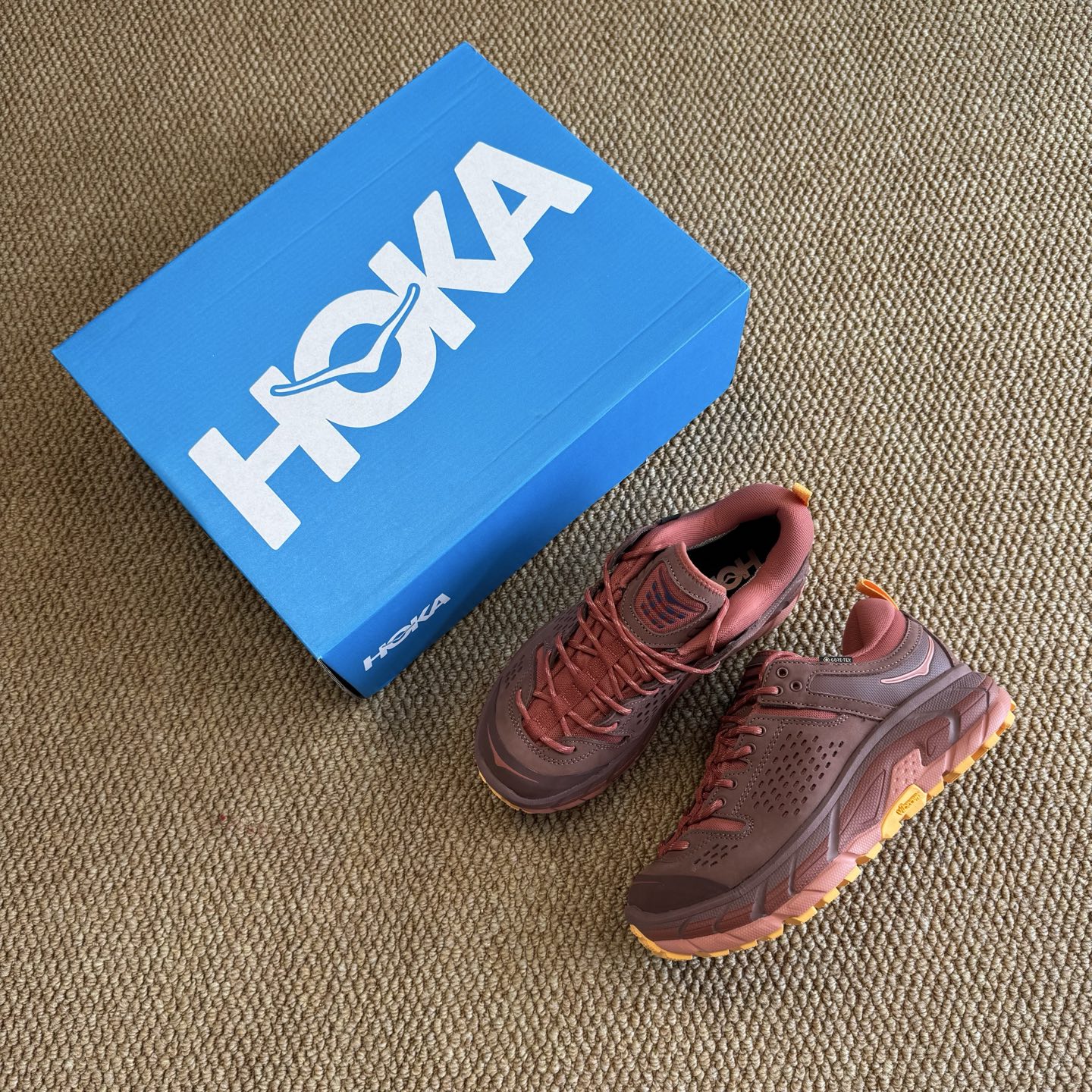 
纯原Hoka ULTRA托亚 第12色火辣红
越野跑登山鞋🥾 GORE-TEX真正全防水，下雨涉水无压