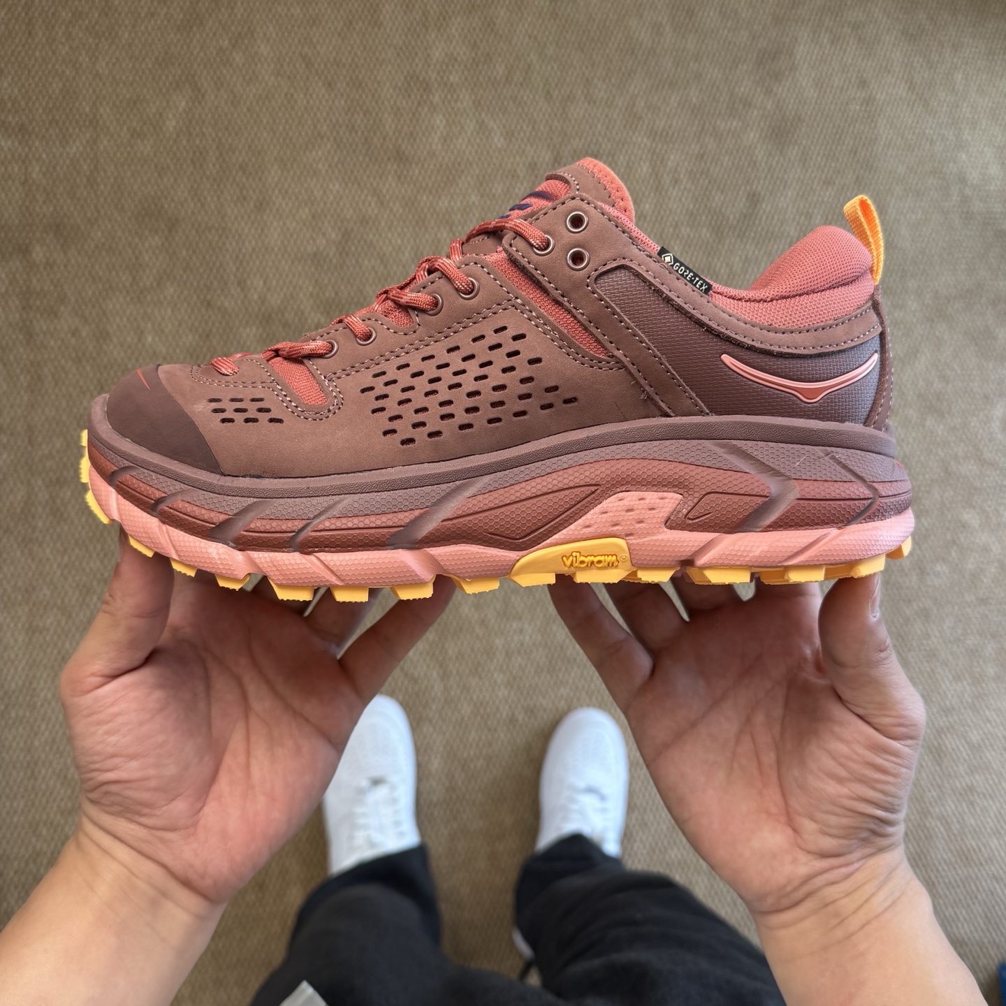
纯原Hoka ULTRA托亚 第12色火辣红
越野跑登山鞋🥾 GORE-TEX真正全防水，下雨涉水无压