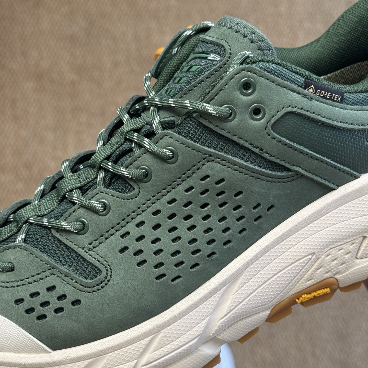  
纯原Hoka ULTRA托亚 第13色深绿色
越野跑登山鞋🥾 GORE-TEX真正全防水，下雨涉水无