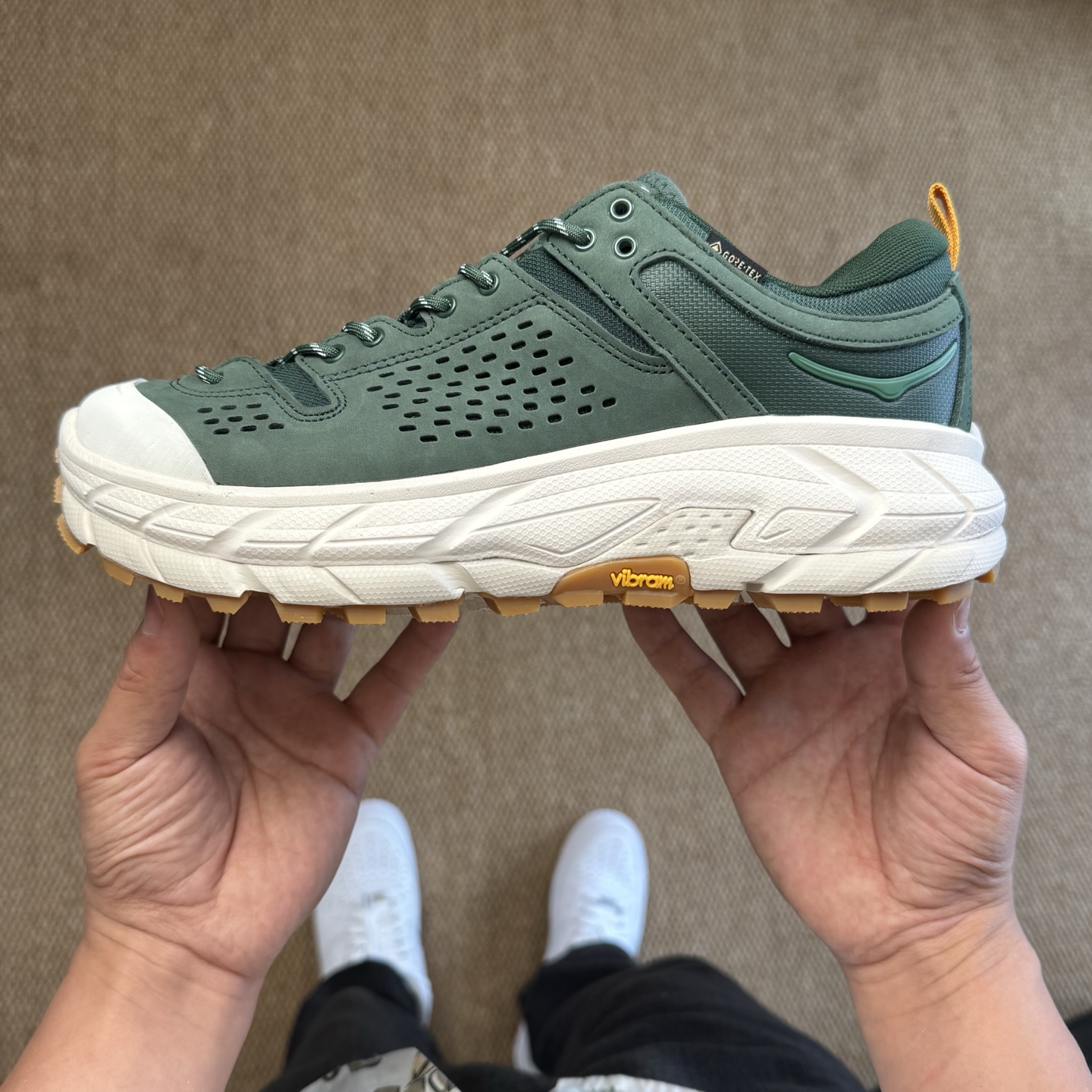  
纯原Hoka ULTRA托亚 第13色深绿色
越野跑登山鞋🥾 GORE-TEX真正全防水，下雨涉水无
