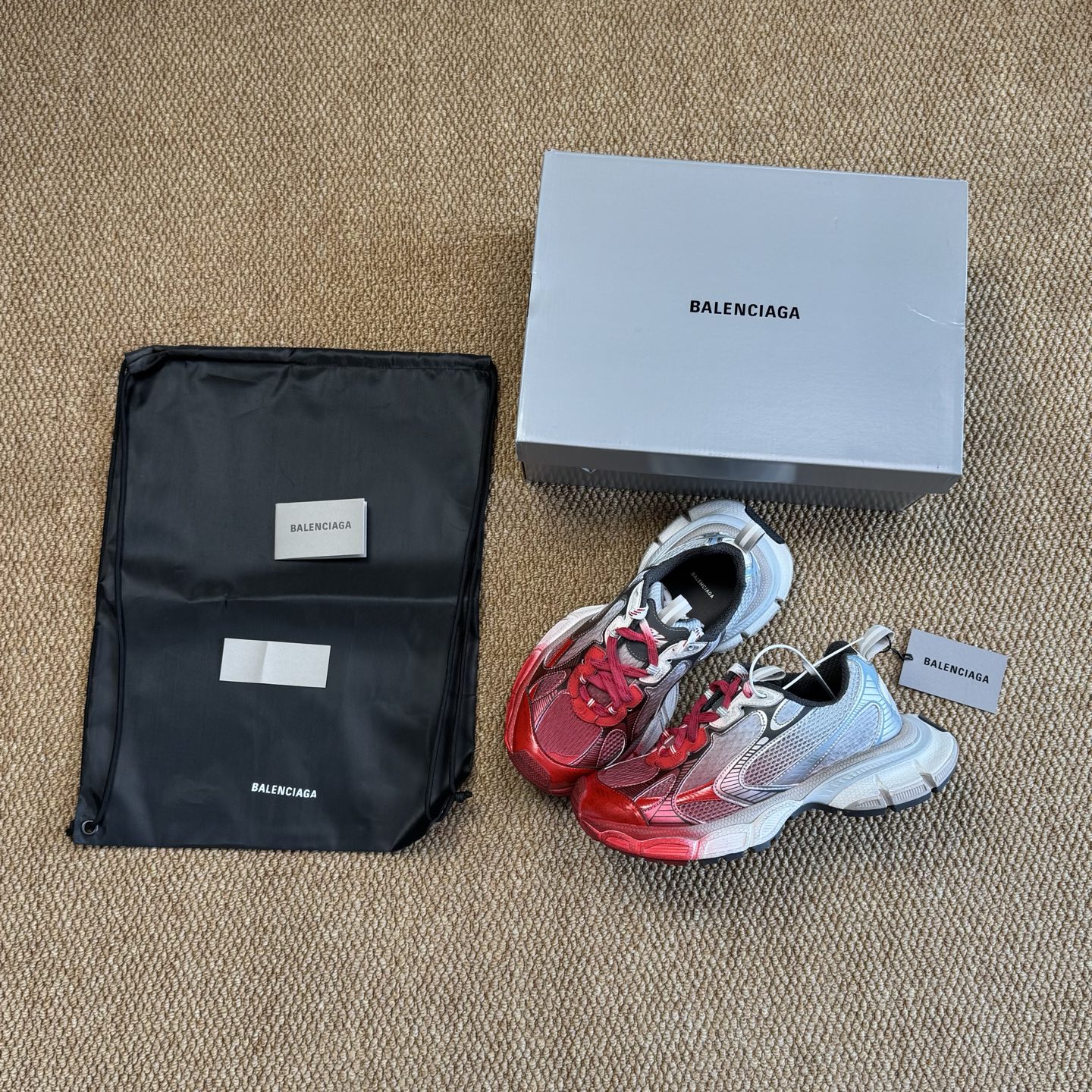  
XA版！巴黎世家3XL 灰红渐变色
BALENCIAGA十代 3XL老爹鞋复古做旧
独家湖南兴昂全套