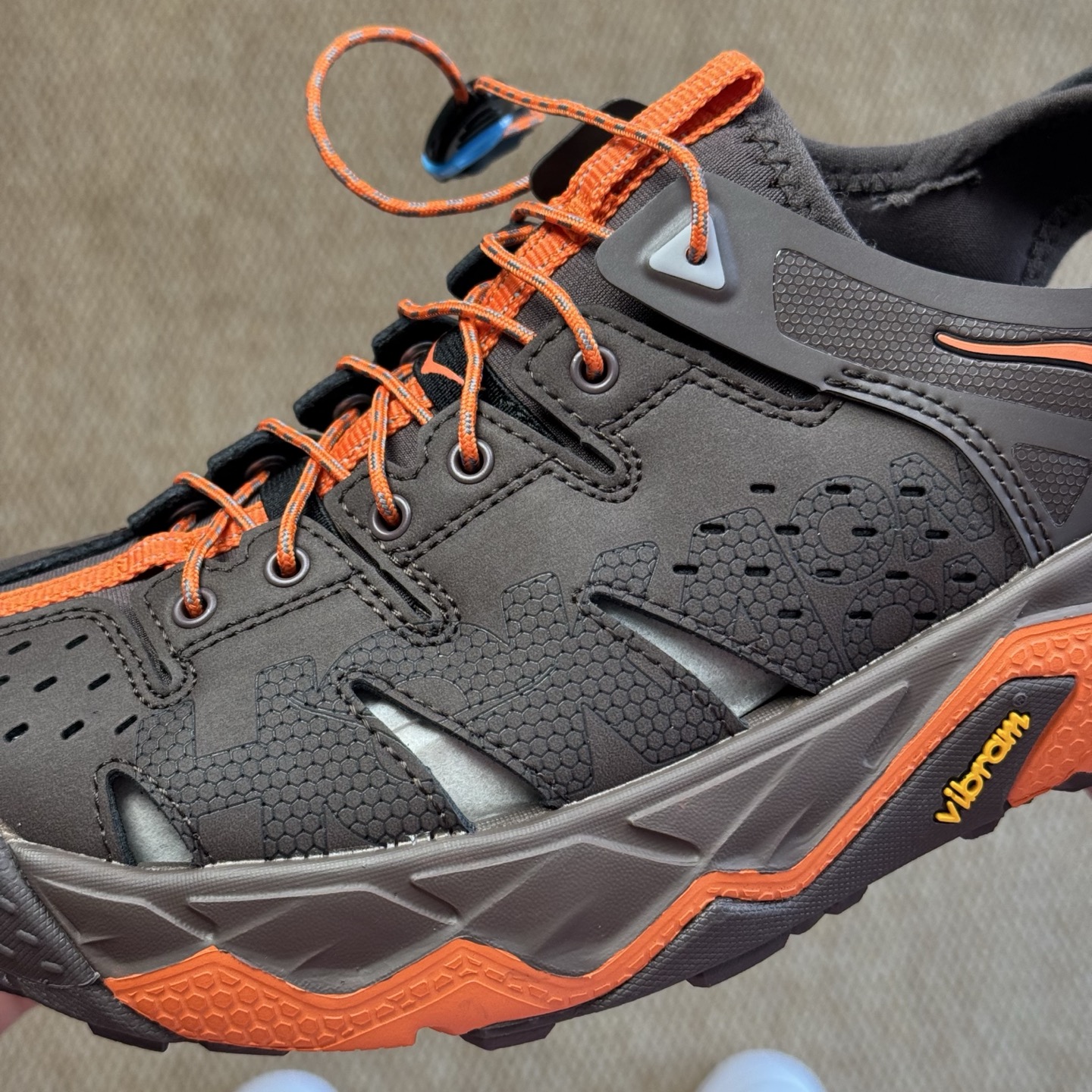  
HOKA One One Vibram 轻量溯溪鞋 
原鞋开发 市面最强品质！
尺码：36 36.5