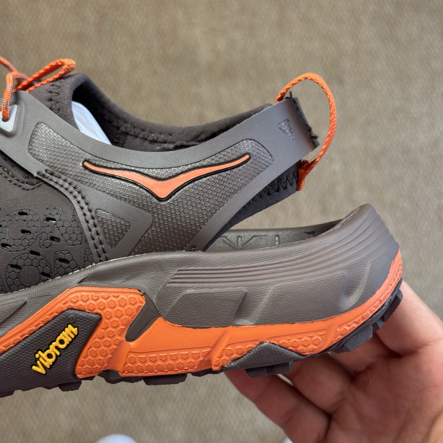  
HOKA One One Vibram 轻量溯溪鞋 
原鞋开发 市面最强品质！
尺码：36 36.5