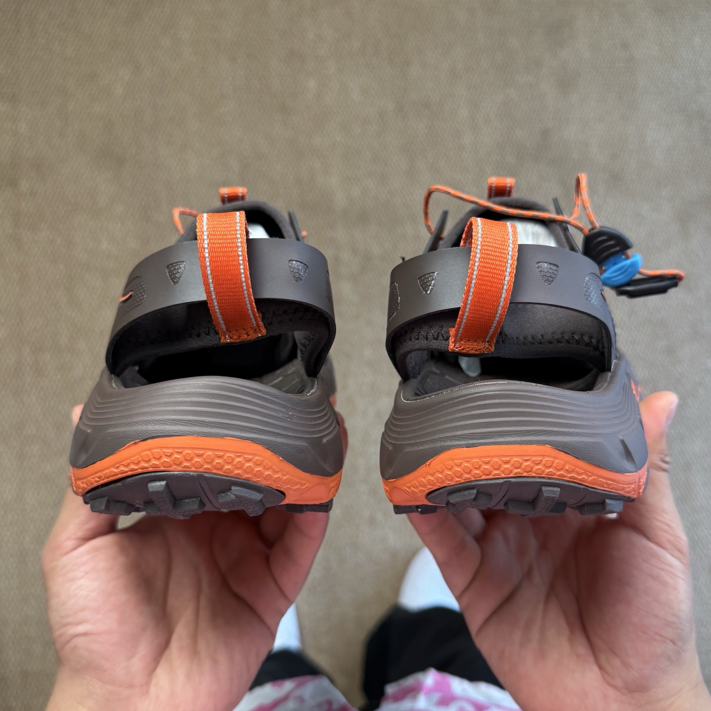  
HOKA One One Vibram 轻量溯溪鞋 
原鞋开发 市面最强品质！
尺码：36 36.5