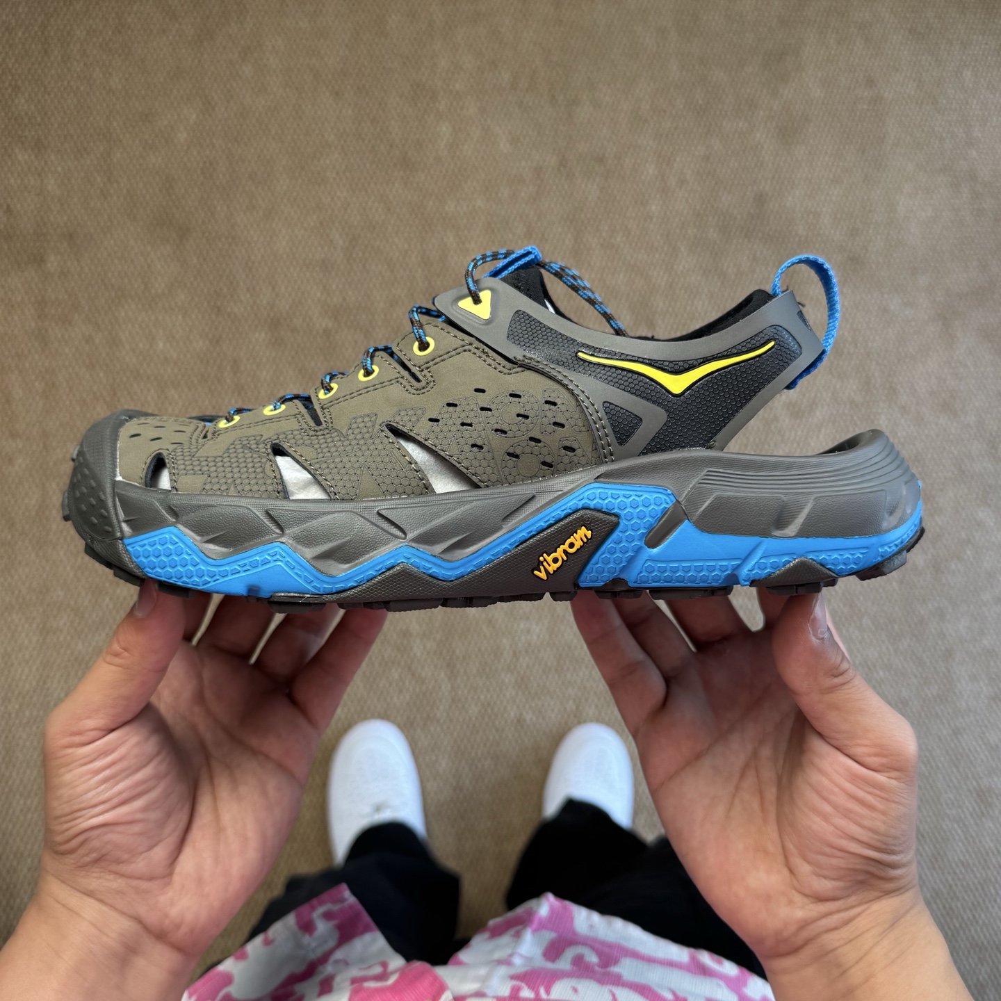  
HOKA One One Vibram 轻量溯溪鞋 
原鞋开发 市面最强品质！
尺码：36 36.5