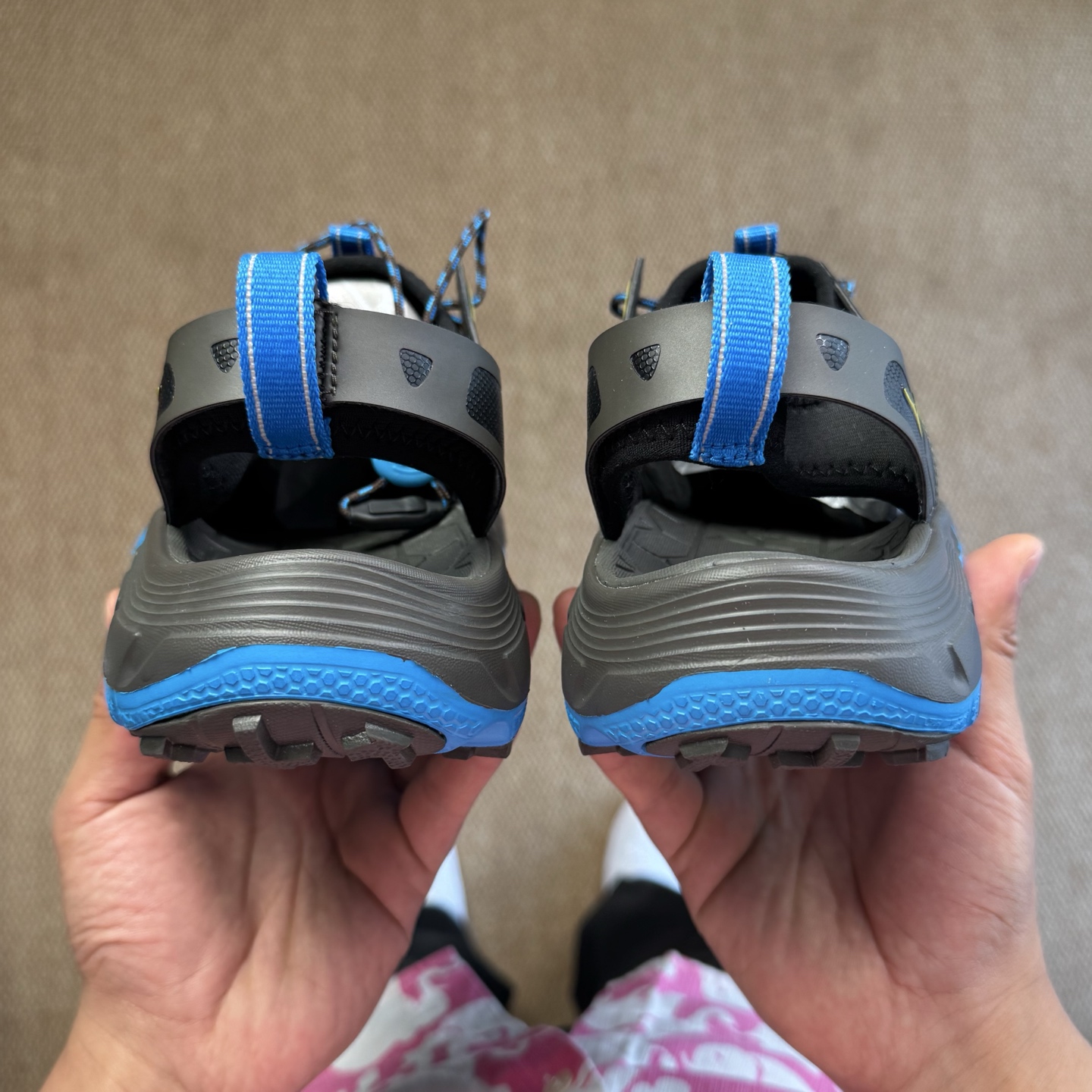  
HOKA One One Vibram 轻量溯溪鞋 
原鞋开发 市面最强品质！
尺码：36 36.5