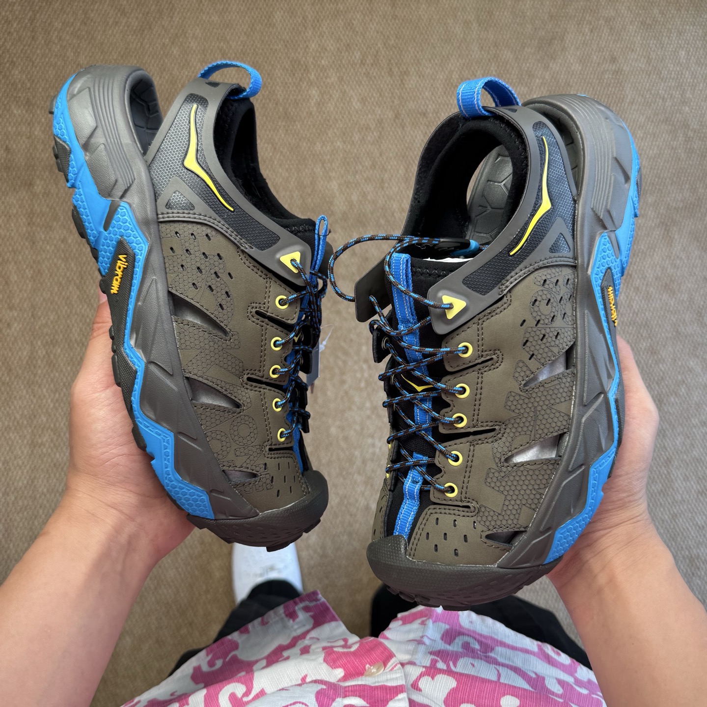  
HOKA One One Vibram 轻量溯溪鞋 
原鞋开发 市面最强品质！
尺码：36 36.5