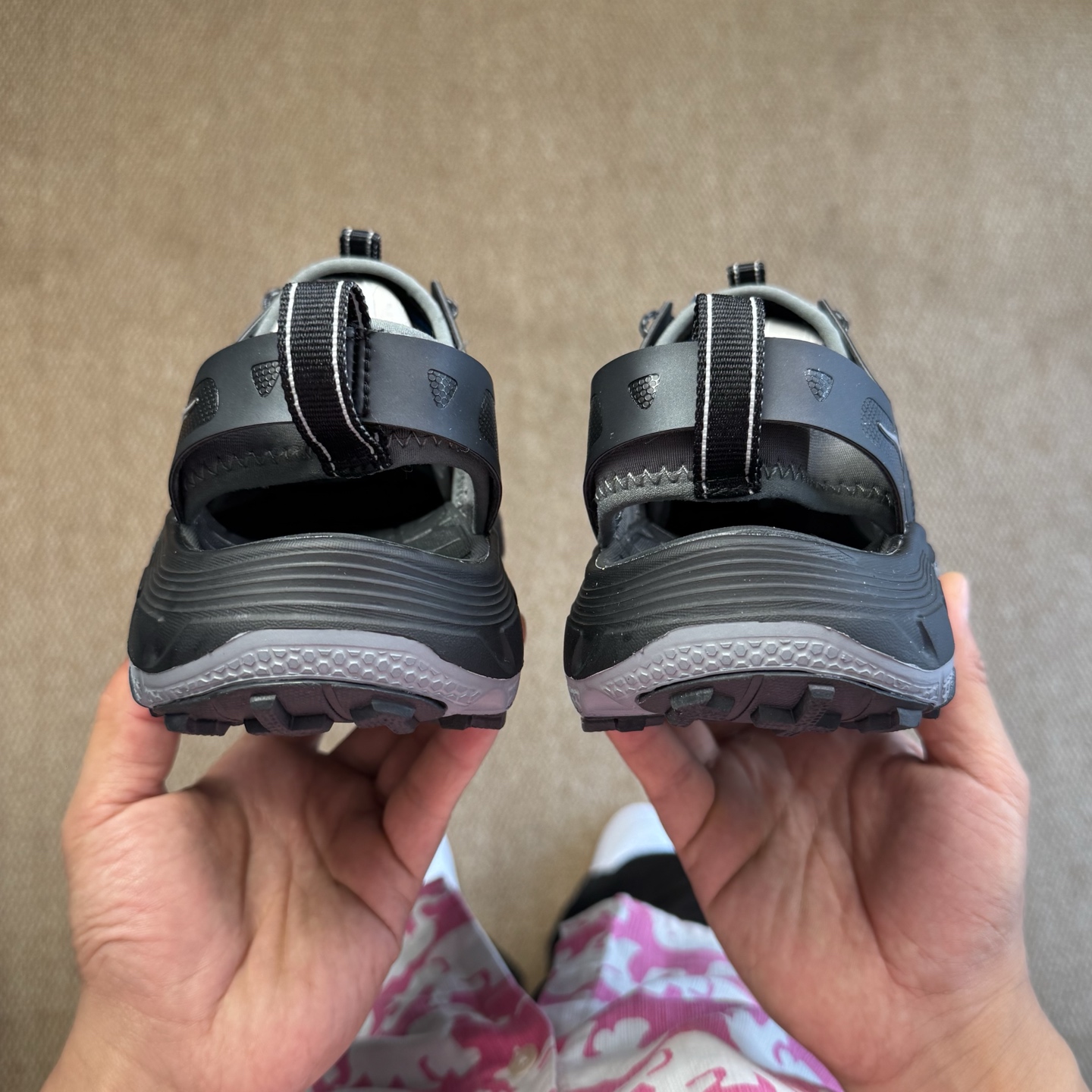  
HOKA One One Vibram 轻量溯溪鞋 
原鞋开发 市面最强品质！
尺码：36 36.5