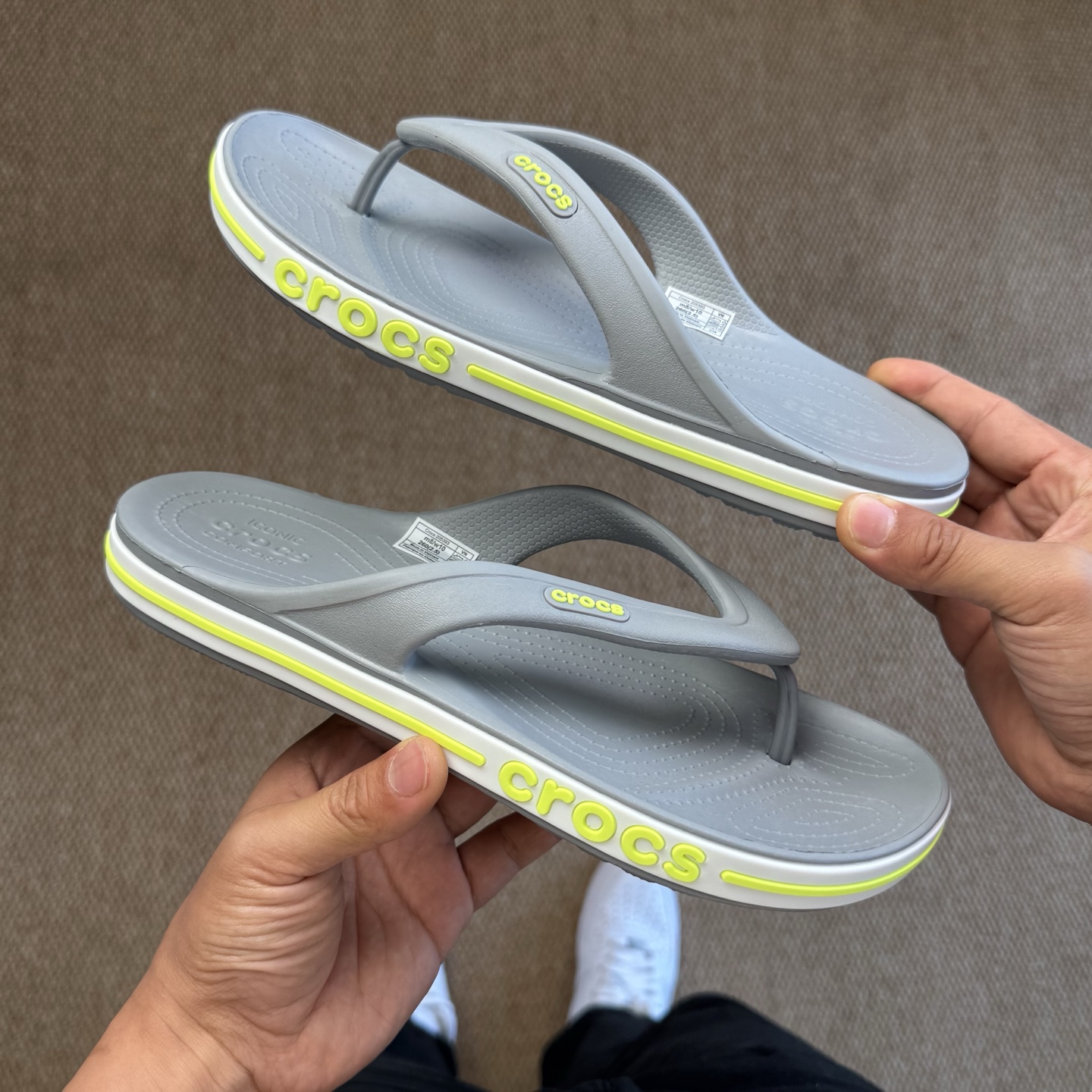 
Crocs卡骆驰 Crocband 贝雅 夹脚人字拖鞋🩴
莞产纯原工艺！  5色！   尺码：40-4