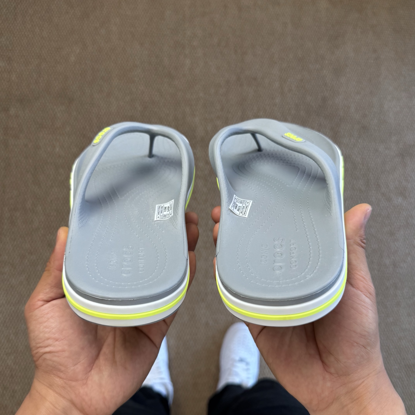 
Crocs卡骆驰 Crocband 贝雅 夹脚人字拖鞋🩴
莞产纯原工艺！  5色！   尺码：40-4
