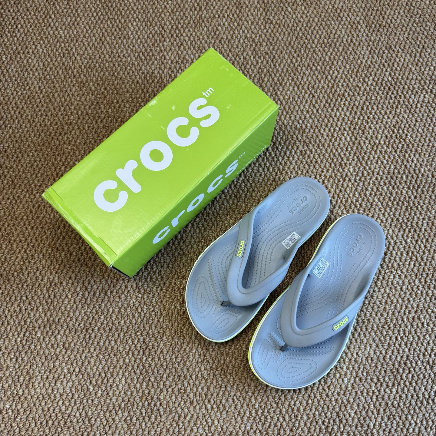
Crocs卡骆驰 Crocband 贝雅 夹脚人字拖鞋🩴
莞产纯原工艺！  5色！   尺码：40-4