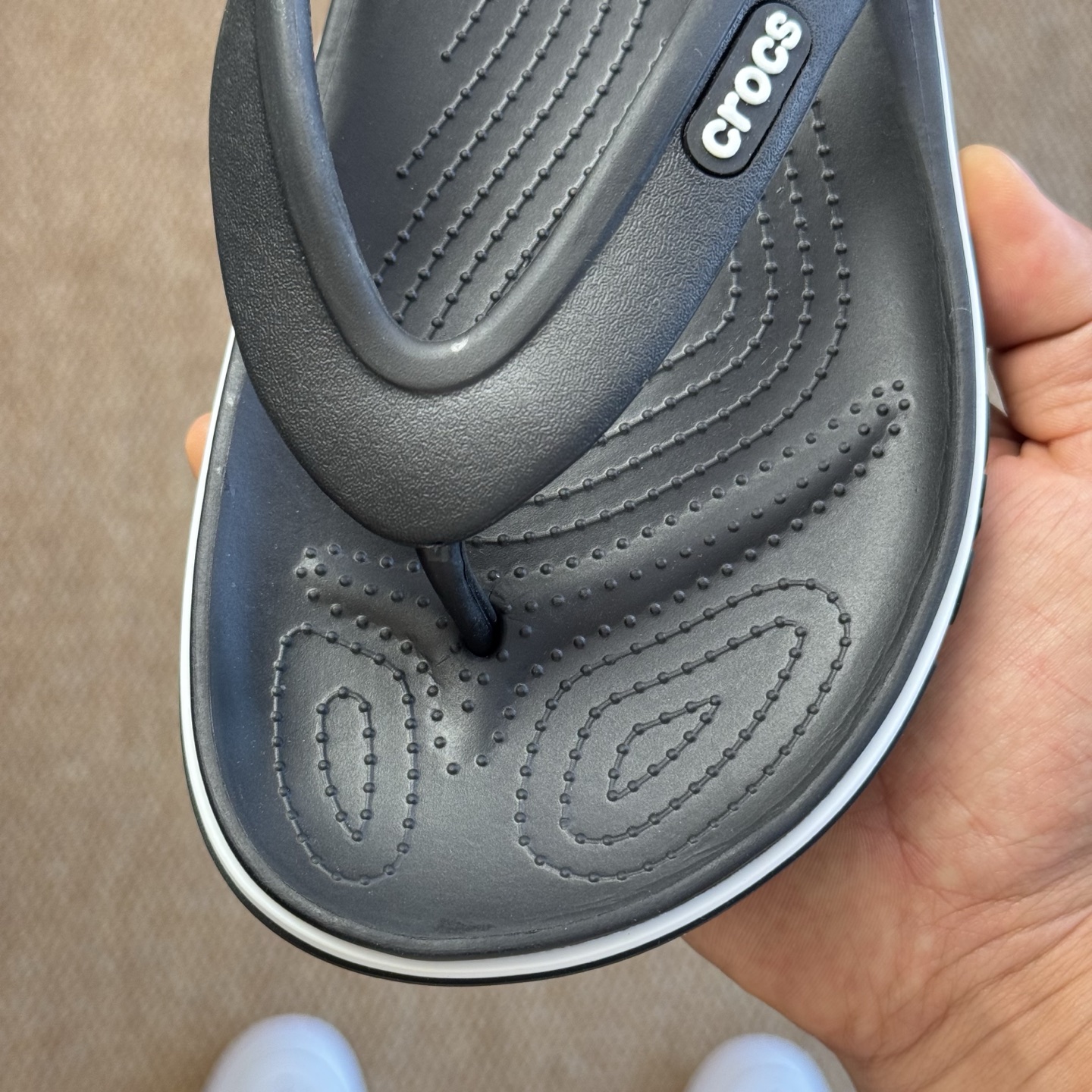  
Crocs卡骆驰 Crocband 贝雅 夹脚人字拖鞋🩴
莞产纯原工艺！  5色！   尺码：40-