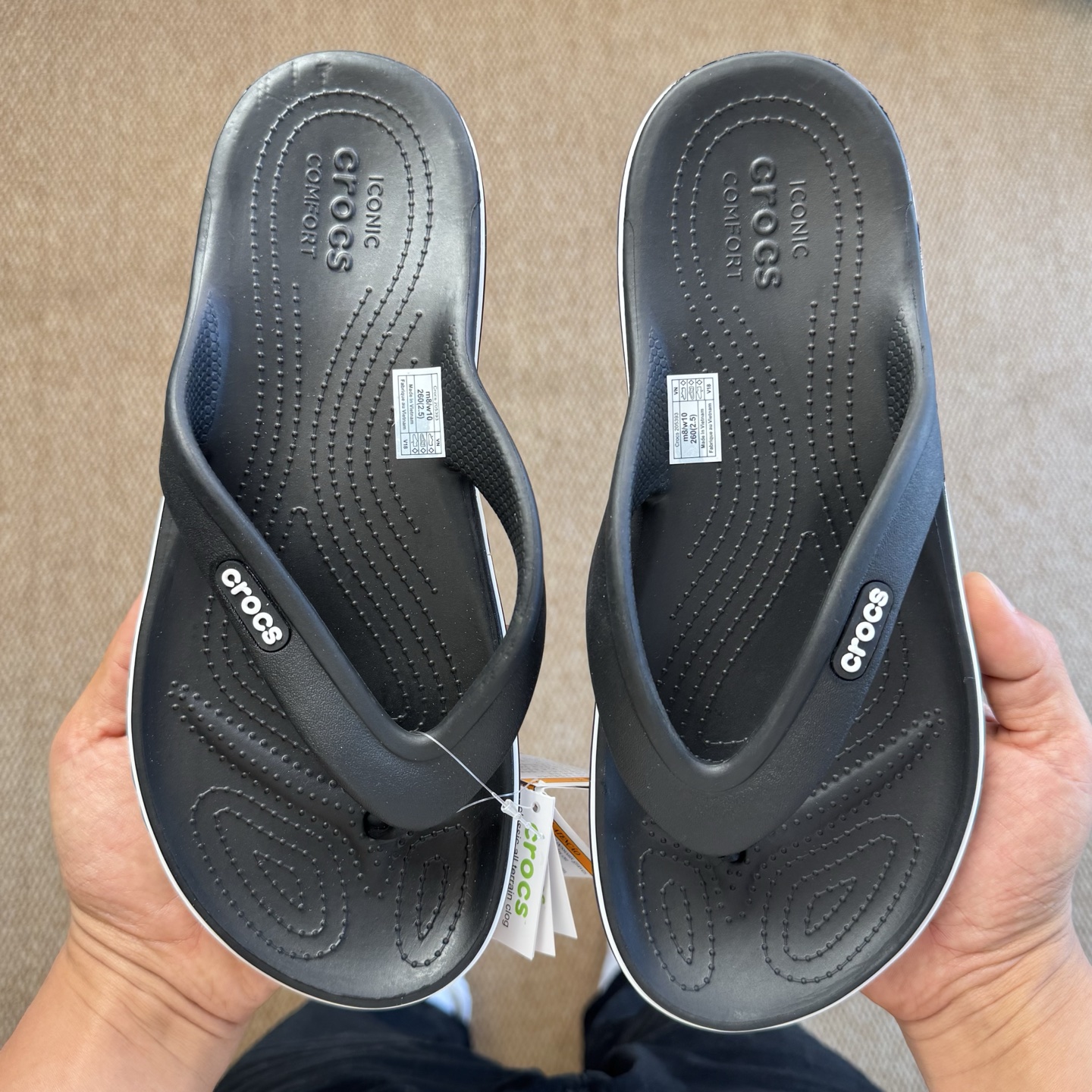  
Crocs卡骆驰 Crocband 贝雅 夹脚人字拖鞋🩴
莞产纯原工艺！  5色！   尺码：40-