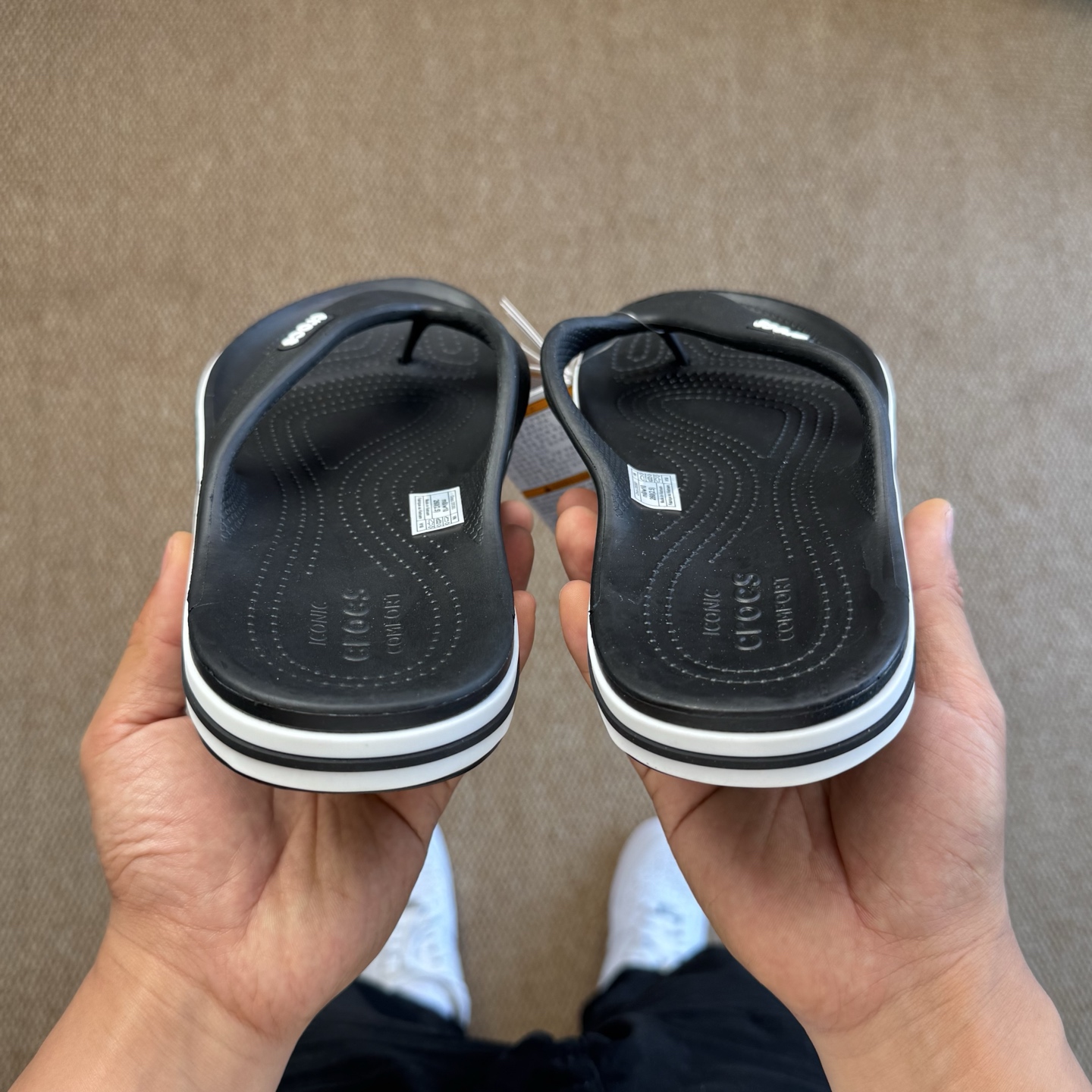 
Crocs卡骆驰 Crocband 贝雅 夹脚人字拖鞋🩴
莞产纯原工艺！  5色！   尺码：40-