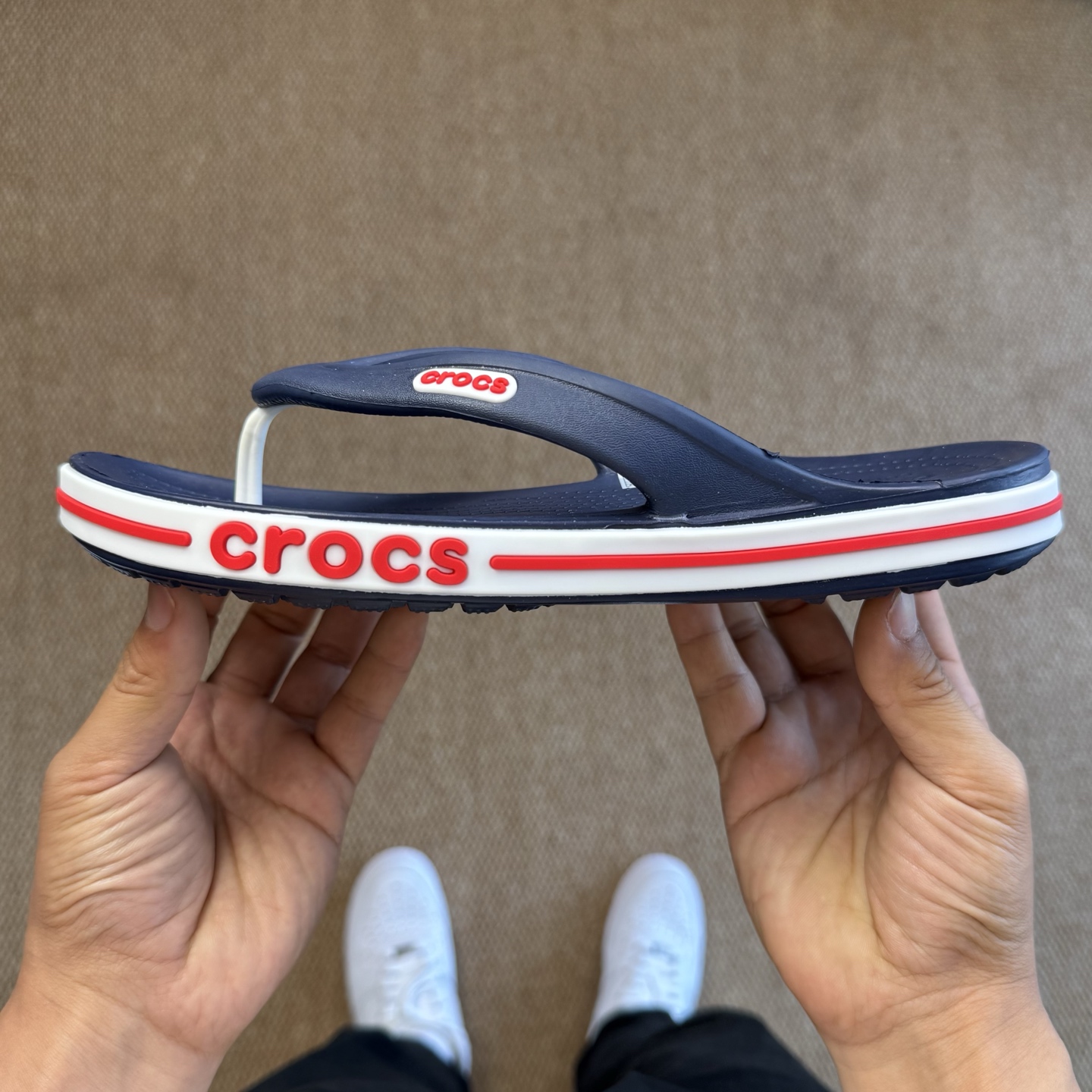  
Crocs卡骆驰 Crocband 贝雅 夹脚人字拖鞋🩴
莞产纯原工艺！  5色！   尺码：40-