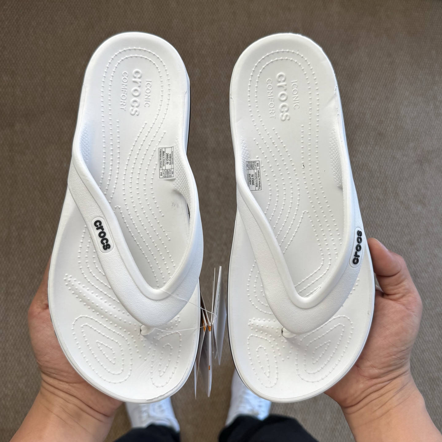  
Crocs卡骆驰 Crocband 贝雅 夹脚人字拖鞋🩴
莞产纯原工艺！  5色！   尺码：40-