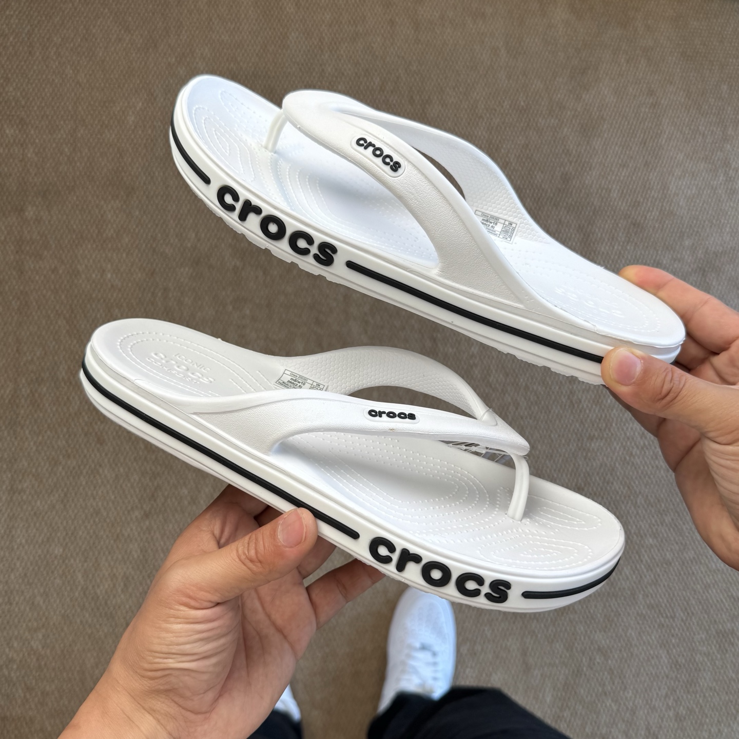  
Crocs卡骆驰 Crocband 贝雅 夹脚人字拖鞋🩴
莞产纯原工艺！  5色！   尺码：40-