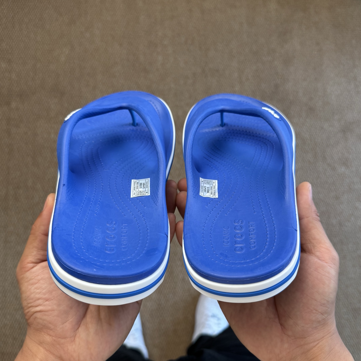  
Crocs卡骆驰 Crocband 贝雅 夹脚人字拖鞋🩴
莞产纯原工艺！  5色！   尺码：40-