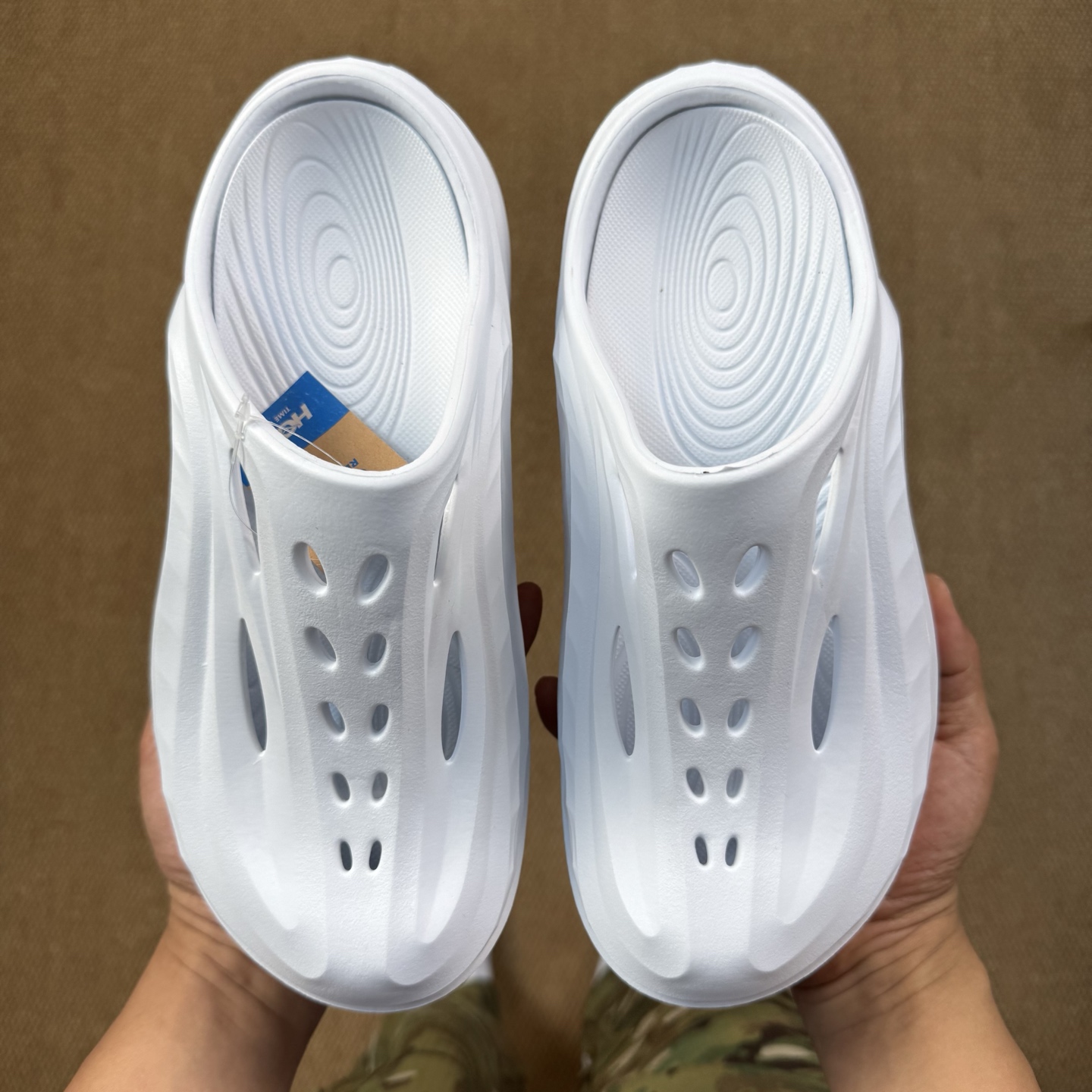  
HOKA ONE ONE 包头拖鞋4色！
ORA Recovery mule
莞产裸包，品质极品无毛