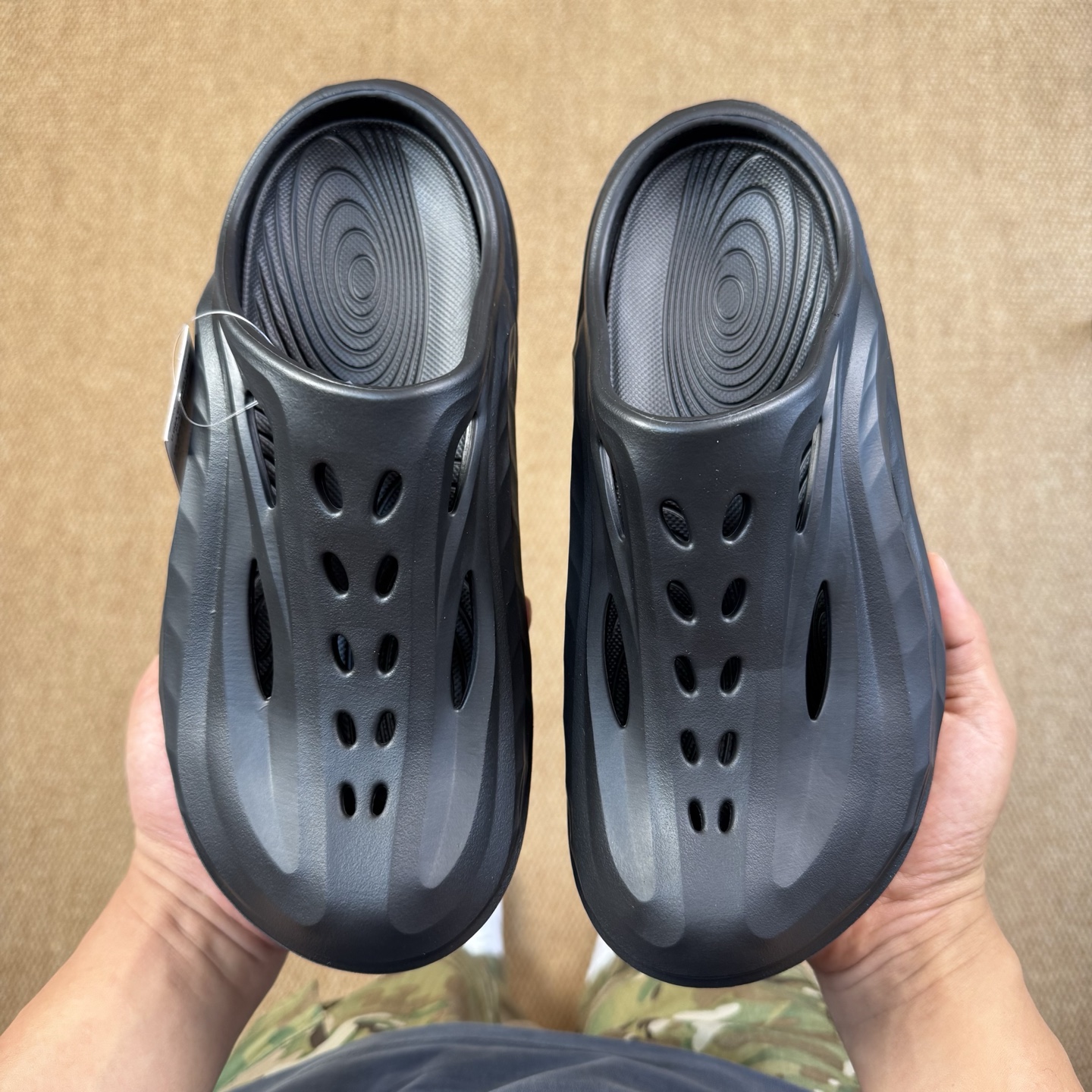  
HOKA ONE ONE 包头拖鞋4色！
ORA Recovery mule
莞产裸包，品质极品无毛