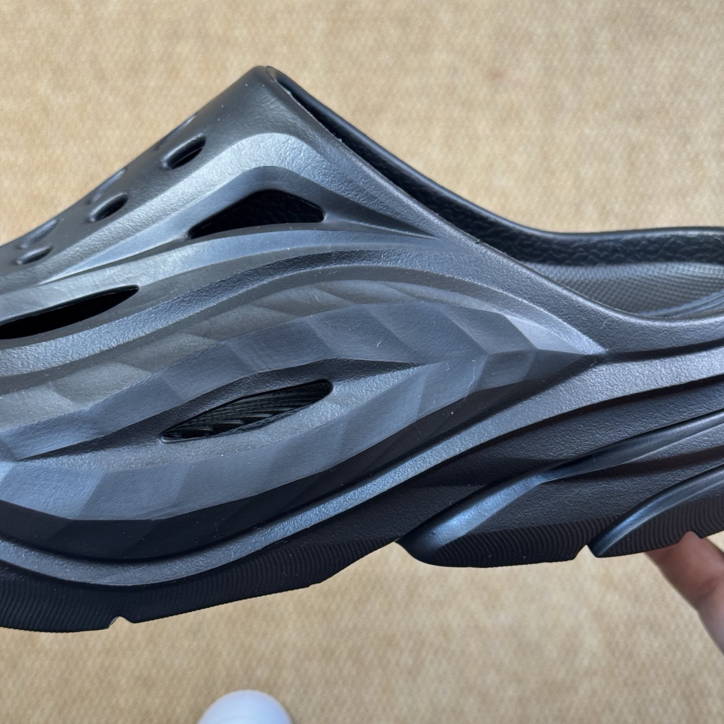  
HOKA ONE ONE 包头拖鞋4色！
ORA Recovery mule
莞产裸包，品质极品无毛
