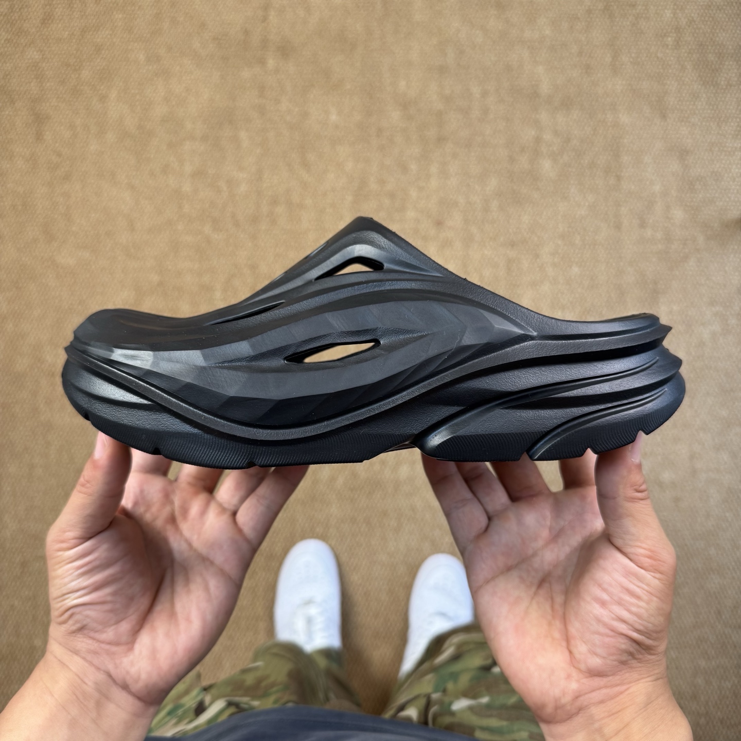  
HOKA ONE ONE 包头拖鞋4色！
ORA Recovery mule
莞产裸包，品质极品无毛