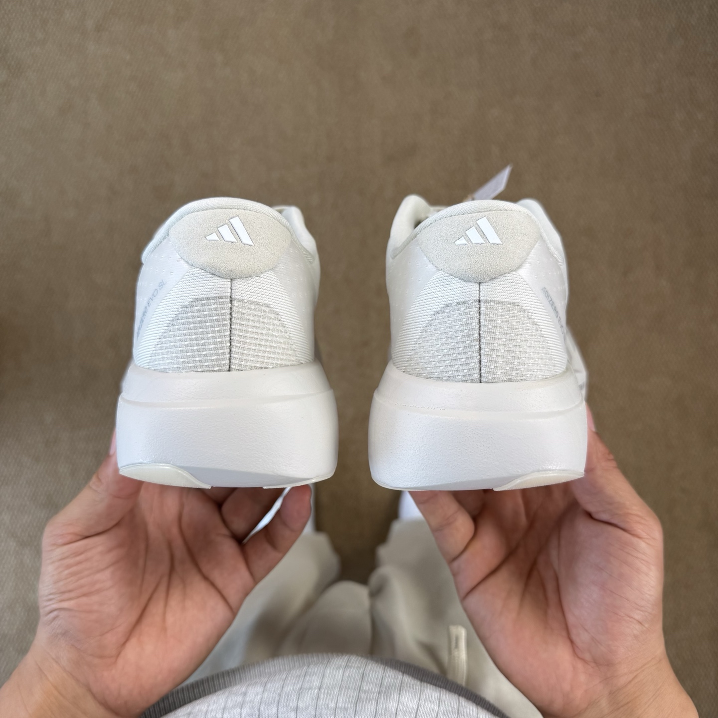  核心价格表私
AD Adizero Evo SL 阿迪达斯马拉松跑步鞋
Q弹缓震跑鞋新体验！第11色光