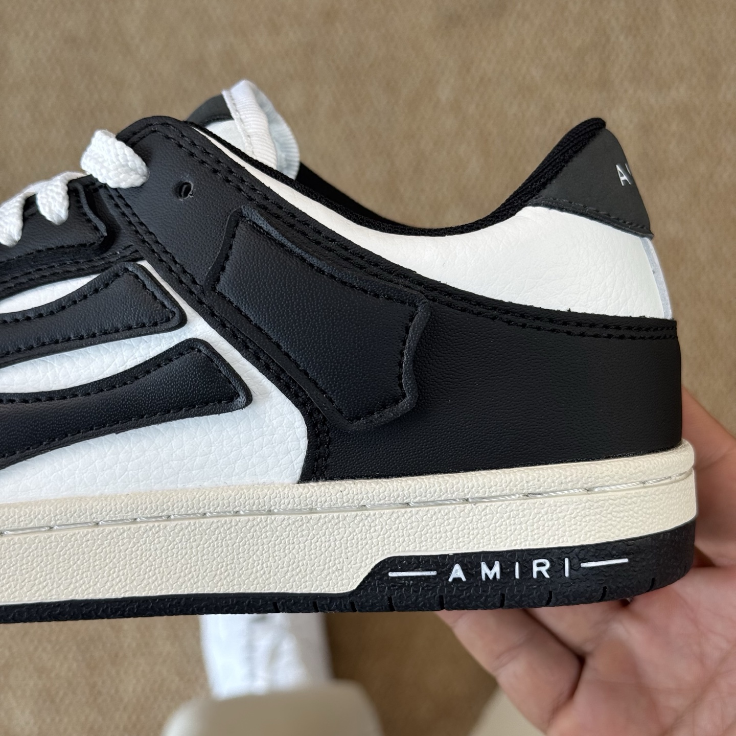  
极致性价比！AMIRI 骨骼鞋 4色
高奢·埃米尔骨头🦴
高奢工艺盒、布袋、铁牌扣
尺码：36 37