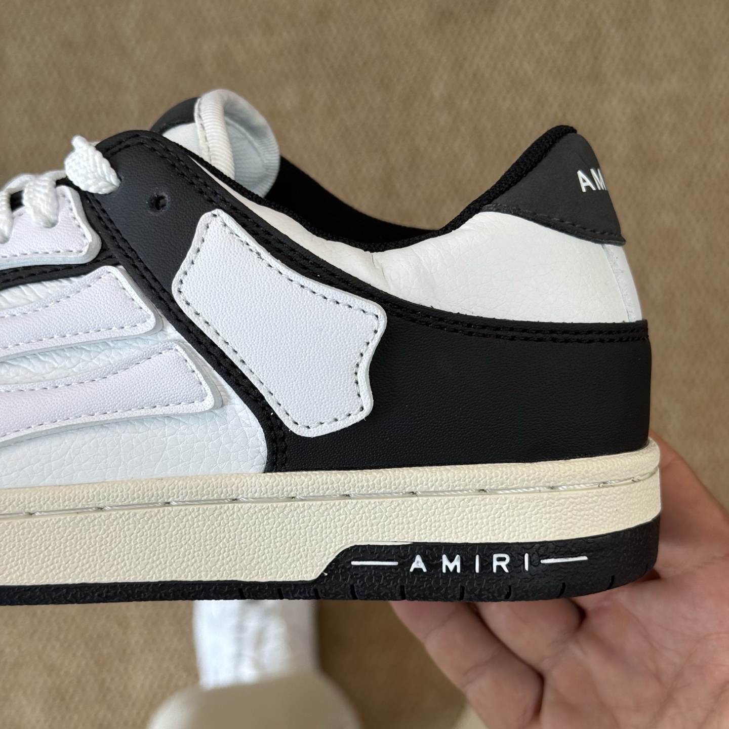  
极致性价比！AMIRI 骨骼鞋 4色
高奢·埃米尔骨头🦴
高奢工艺盒、布袋、铁牌扣
尺码：36 37