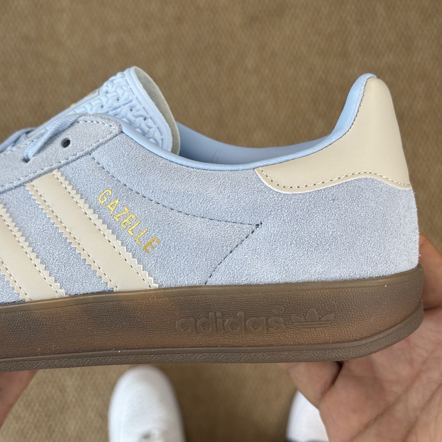  
XJ版 极致性价比！阿迪T字德训鞋：麂皮蓝白
Adidas/阿迪达斯 Gazelle 桑巴板鞋sam