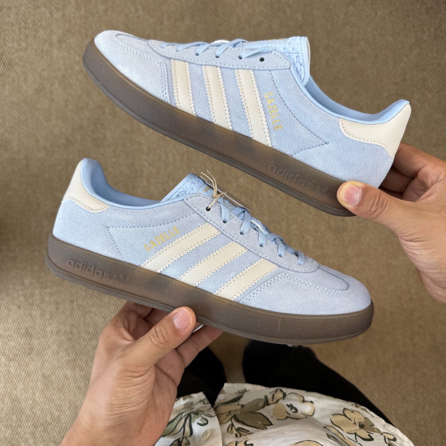  
XJ版 极致性价比！阿迪T字德训鞋：麂皮蓝白
Adidas/阿迪达斯 Gazelle 桑巴板鞋sam