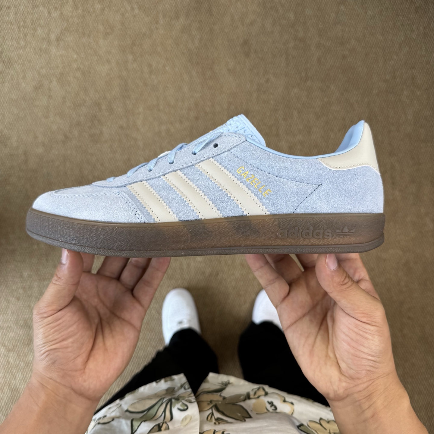  
XJ版 极致性价比！阿迪T字德训鞋：麂皮蓝白
Adidas/阿迪达斯 Gazelle 桑巴板鞋sam