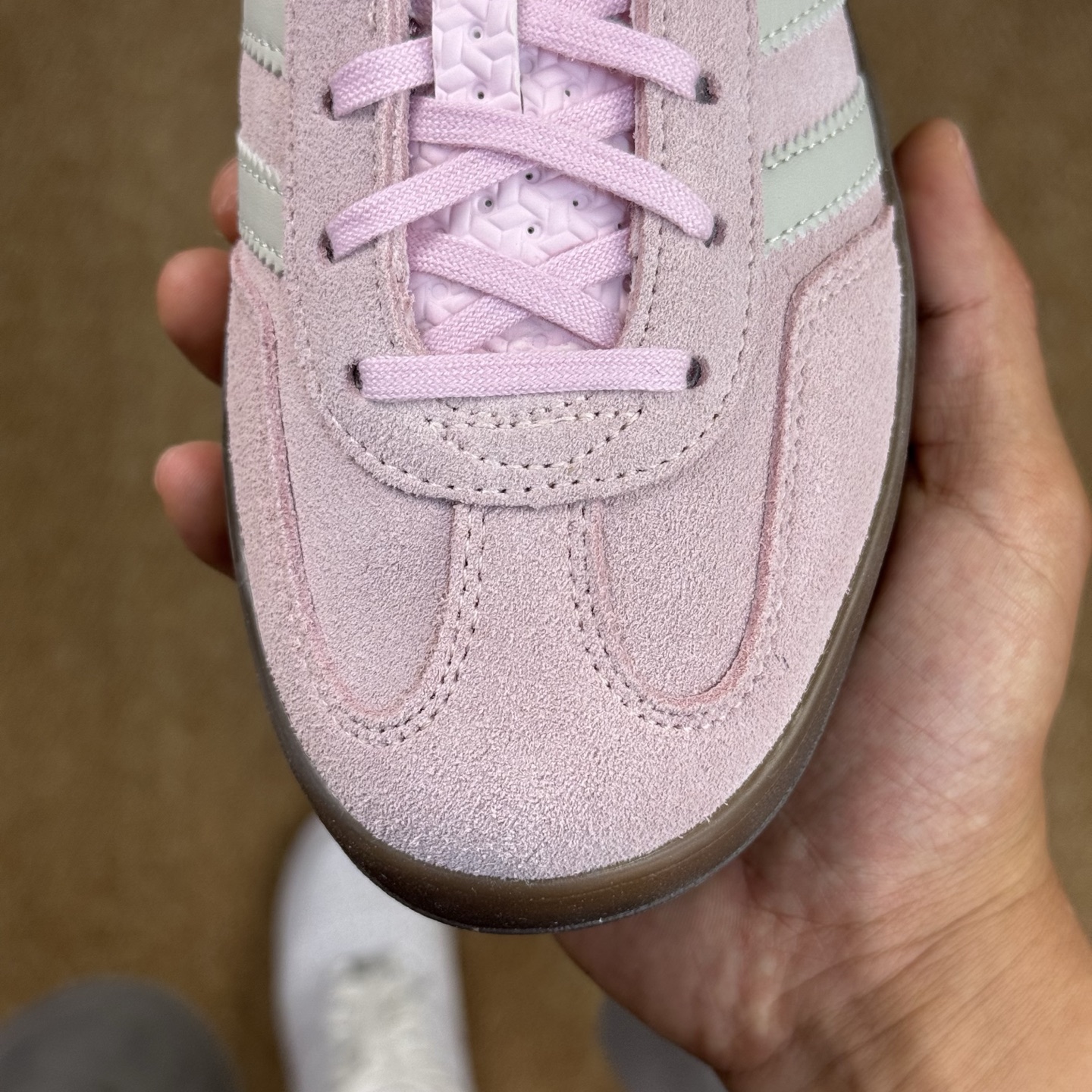  
XJ版 极致性价比！阿迪T字德训鞋：麂皮粉色
Adidas/阿迪达斯 Gazelle 桑巴板鞋sam