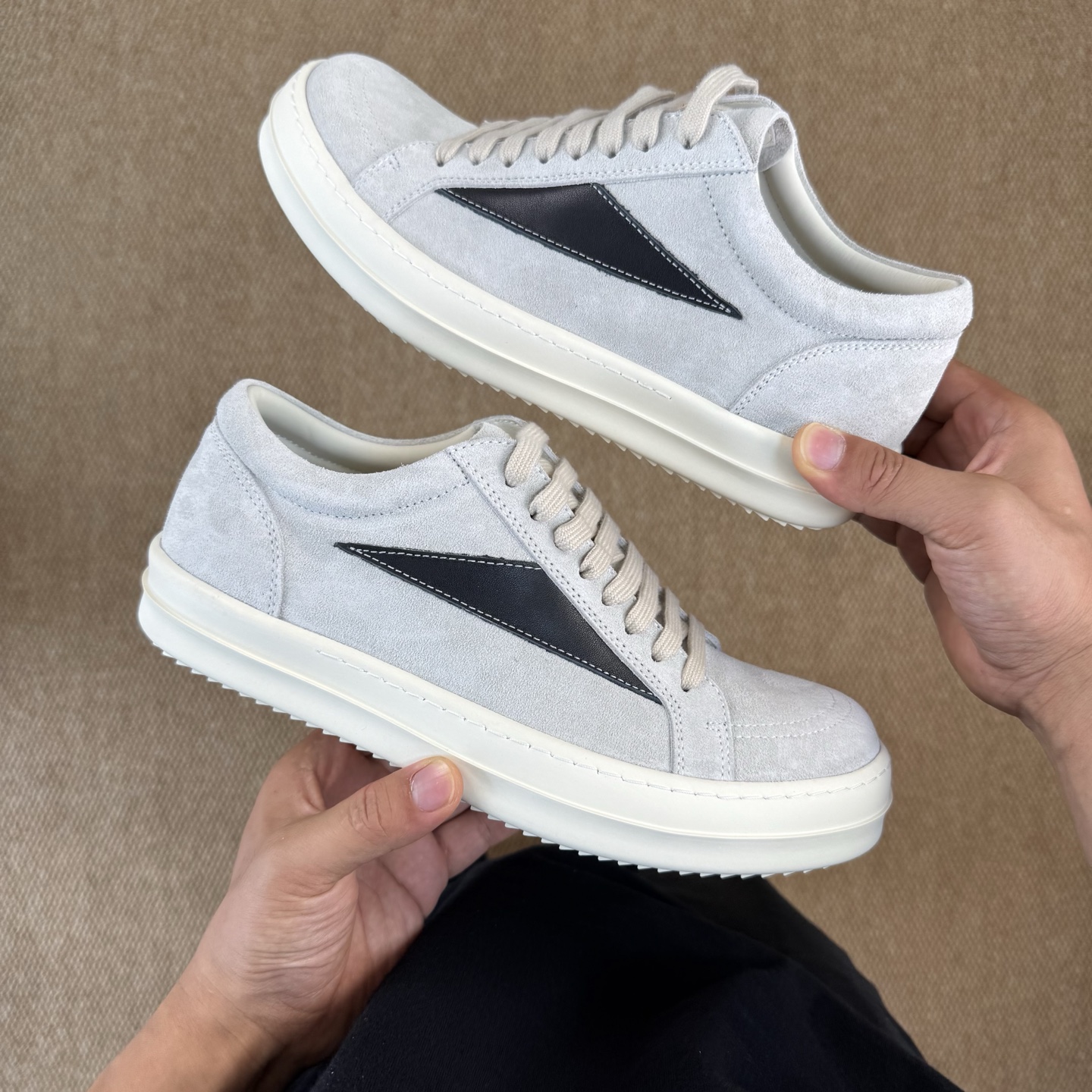  
莞产纯原 Rick Owens 瑞克·欧文斯
RO低帮 7色PT仓现货发售‼️
全粒面原厂皮、完美鞋