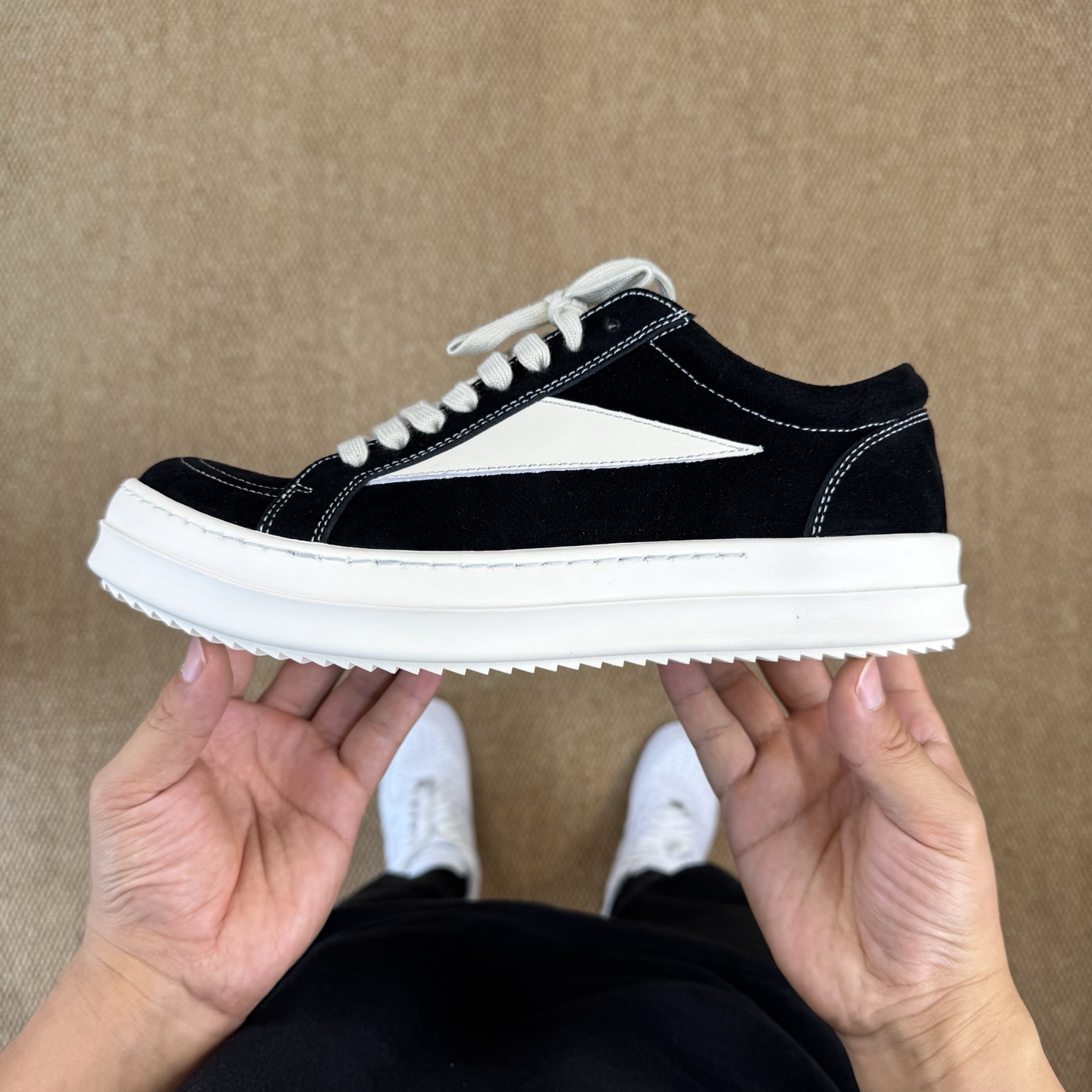  
莞产纯原 Rick Owens 瑞克·欧文斯
RO低帮 7色PT仓现货发售‼️
全粒面原厂皮、完美鞋