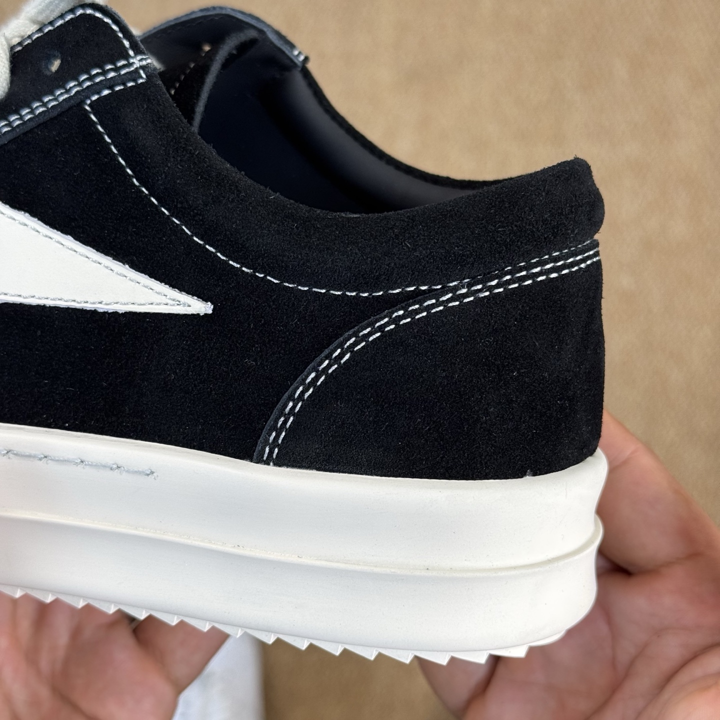  
莞产纯原 Rick Owens 瑞克·欧文斯
RO低帮 7色PT仓现货发售‼️
全粒面原厂皮、完美鞋