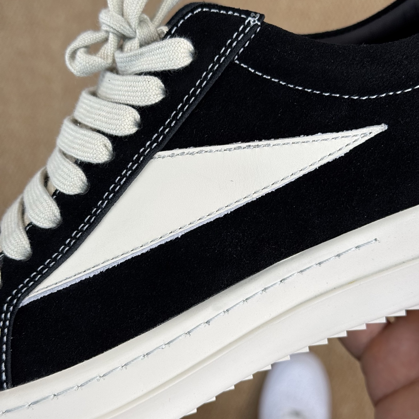 
莞产纯原 Rick Owens 瑞克·欧文斯
RO低帮 7色PT仓现货发售‼️
全粒面原厂皮、完美鞋