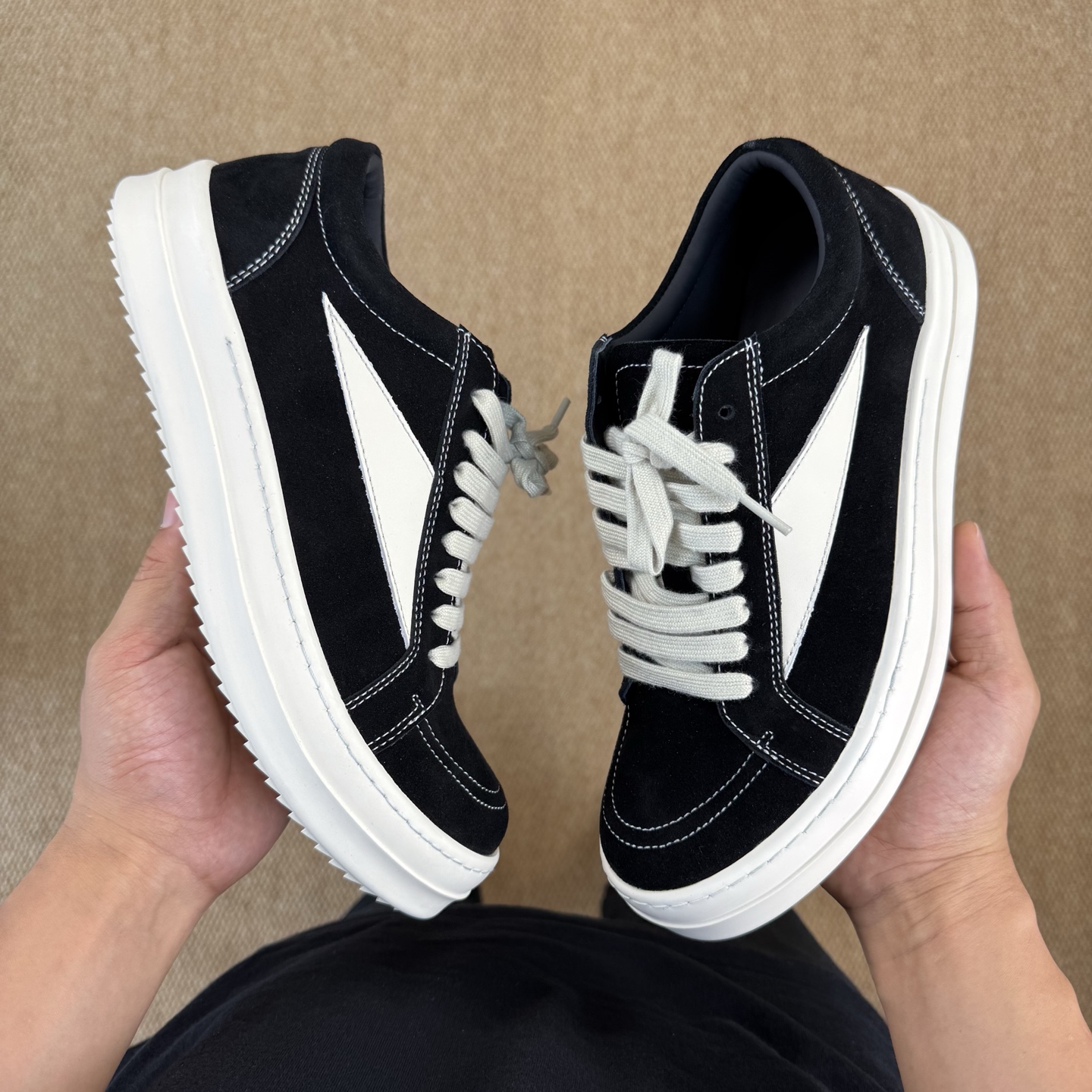  
莞产纯原 Rick Owens 瑞克·欧文斯
RO低帮 7色PT仓现货发售‼️
全粒面原厂皮、完美鞋