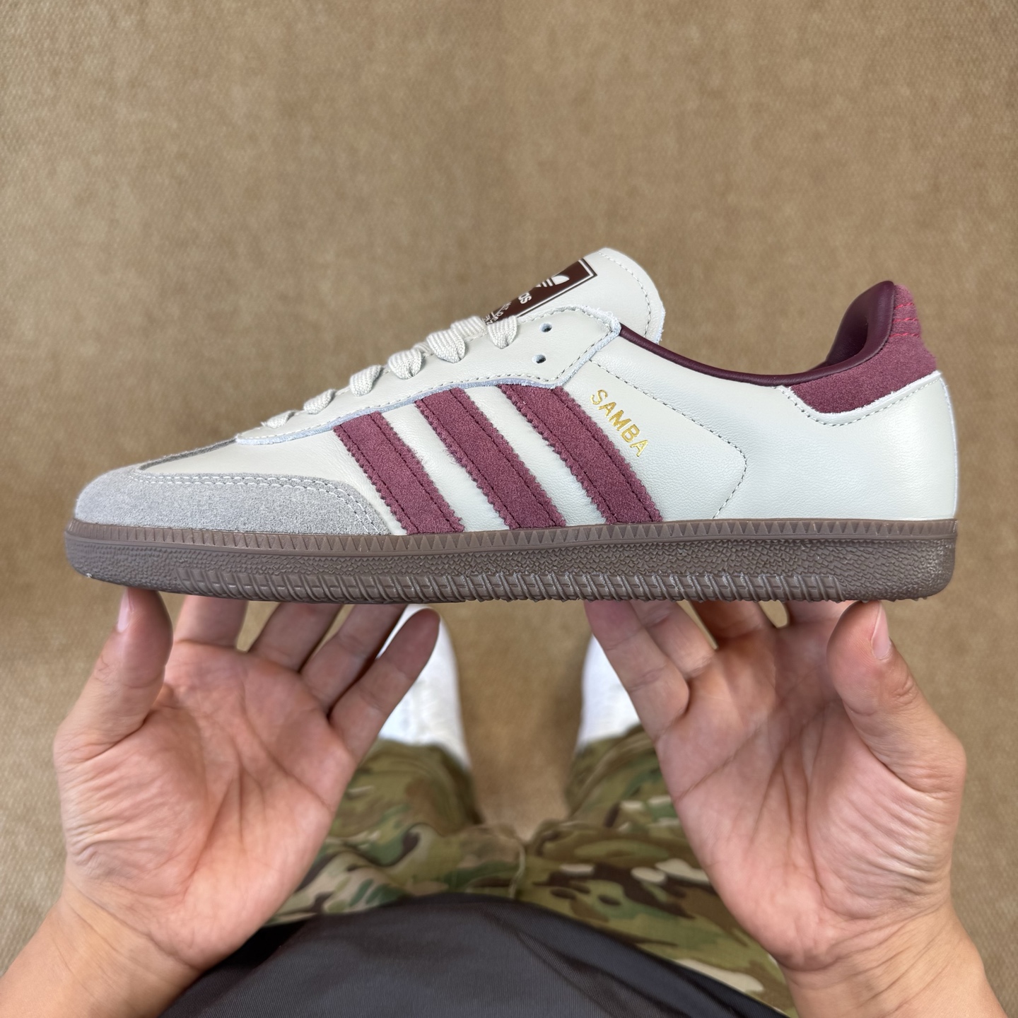 
PK版 市面最顶级品质没有之一！
此版鞋身全部采用进口原厂头层皮
Adidas Originals S