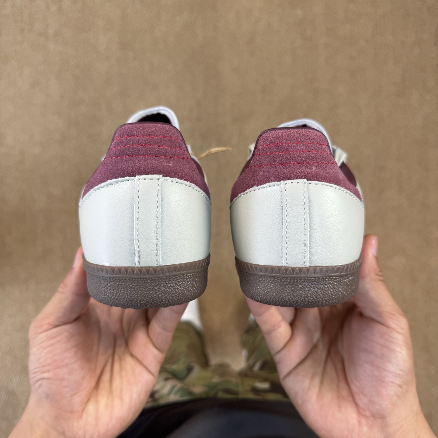 
PK版 市面最顶级品质没有之一！
此版鞋身全部采用进口原厂头层皮
Adidas Originals S