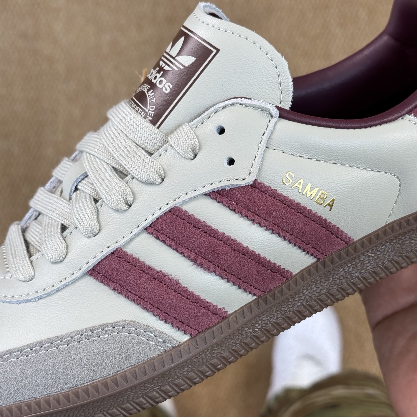 
PK版 市面最顶级品质没有之一！
此版鞋身全部采用进口原厂头层皮
Adidas Originals S