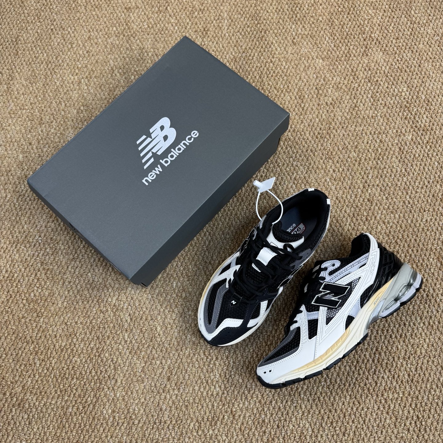  
C版新百伦！nb1906 第93色 黑米色
纯原大厂出品，品质优价格合理，降维打击‼️
尺码36-4