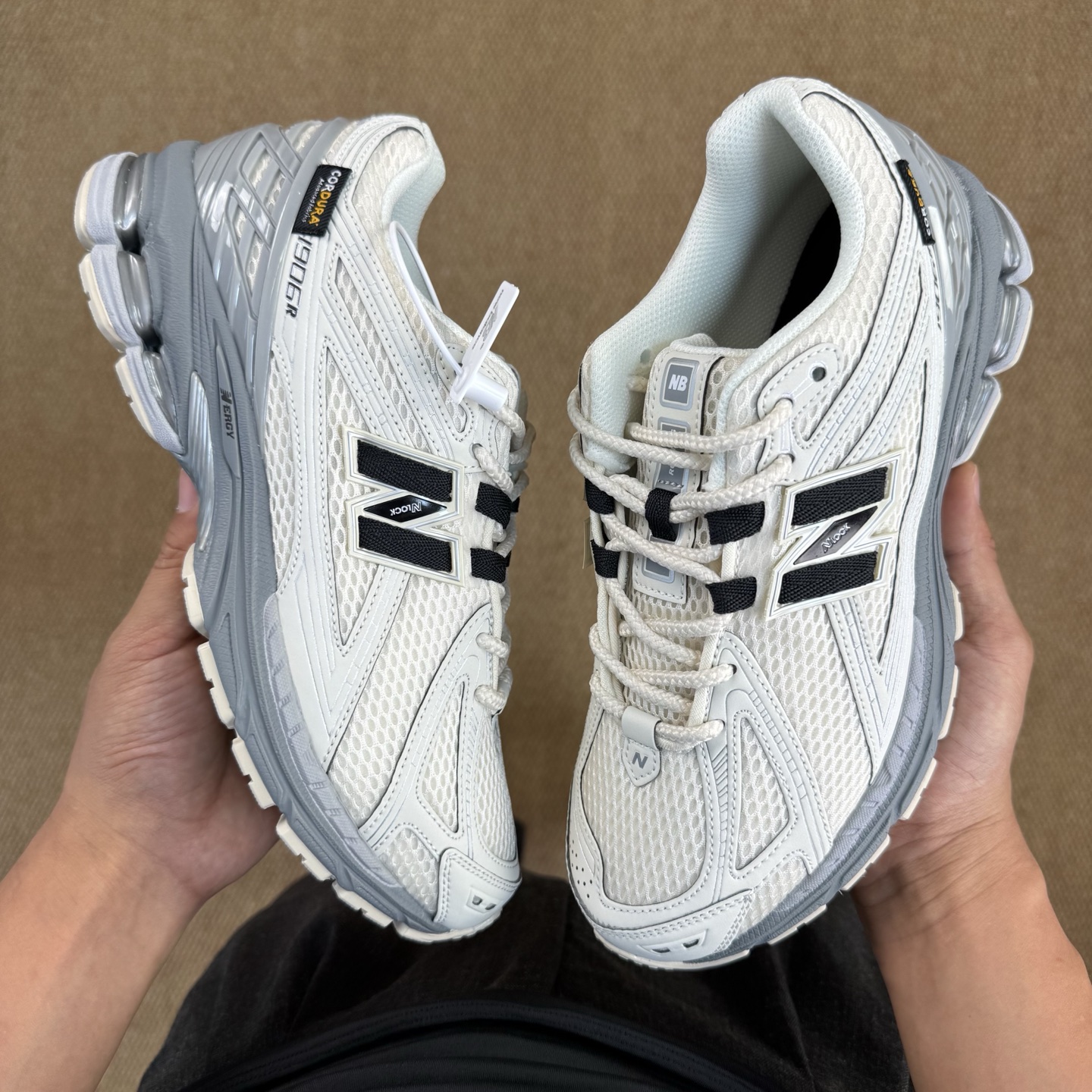  
C版新百伦！nb1906 第94色 褐棕色
纯原大厂出品，品质优价格合理，降维打击‼️
尺码36-4