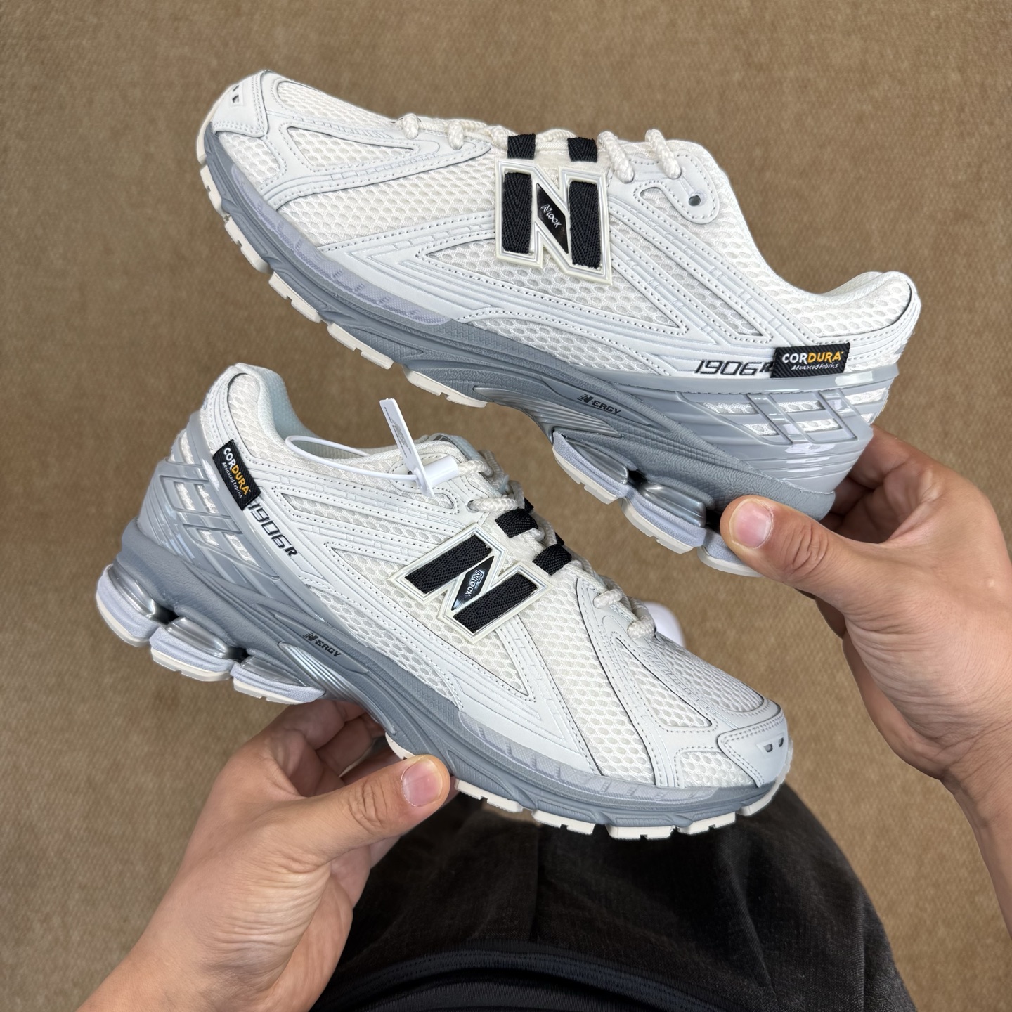  
C版新百伦！nb1906 第94色 褐棕色
纯原大厂出品，品质优价格合理，降维打击‼️
尺码36-4