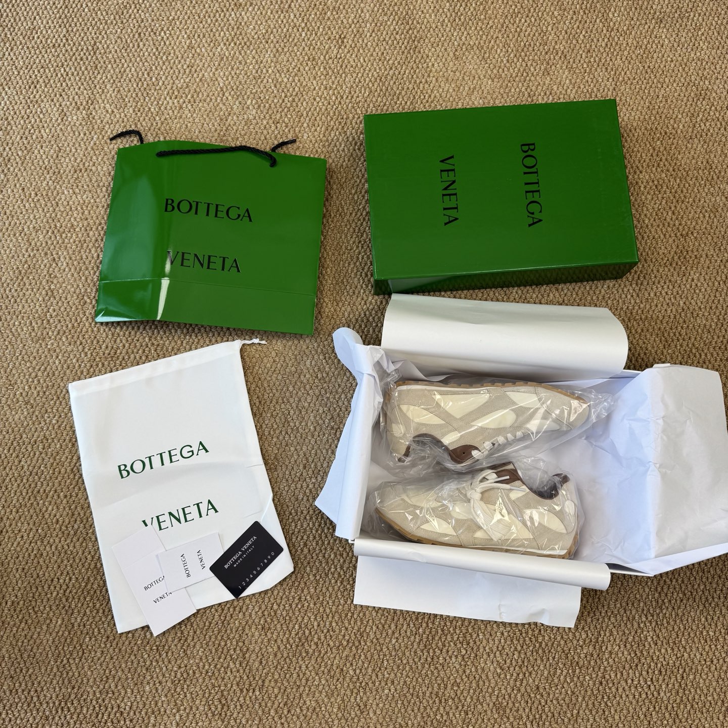  
Bottega Veneta葆蝶家 Orbit 小牛皮 薄底德训鞋
莞产纯原大厂，PT仓现货发售！

