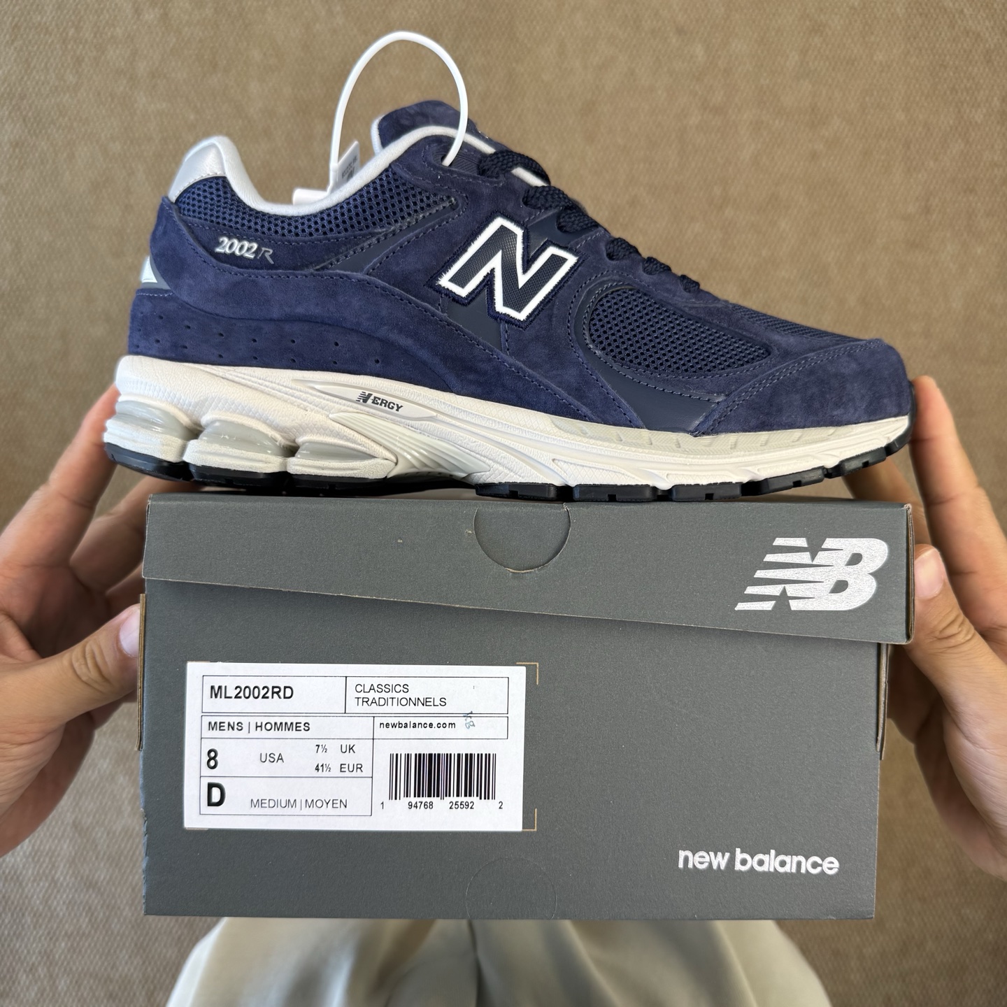  
C版新百伦！nb2002R 第14色：海军蓝
全新生产线，全新鞋楦材料，品质更上一层楼！
纯原大厂出